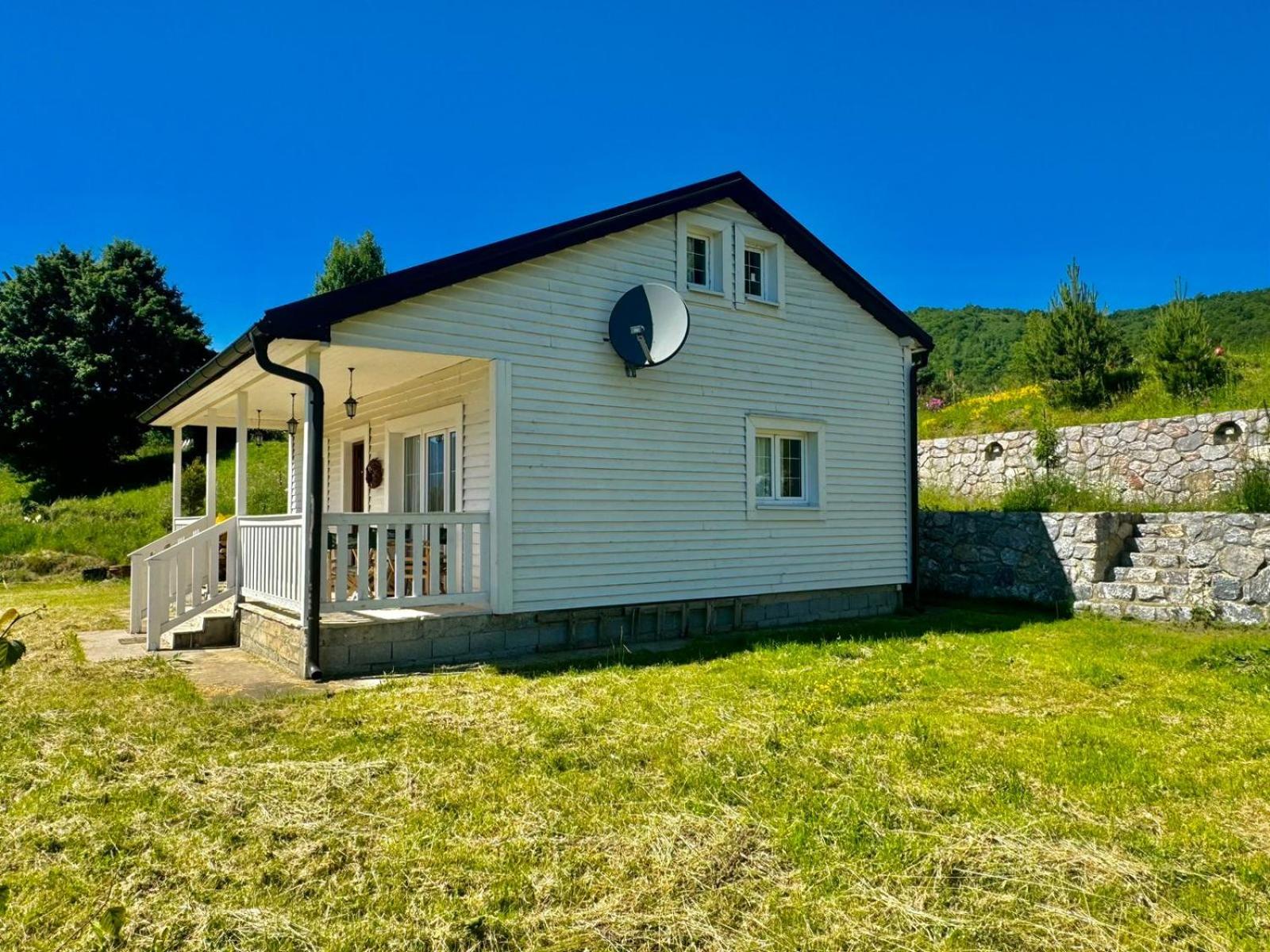 Two-Bedroom House photo 2