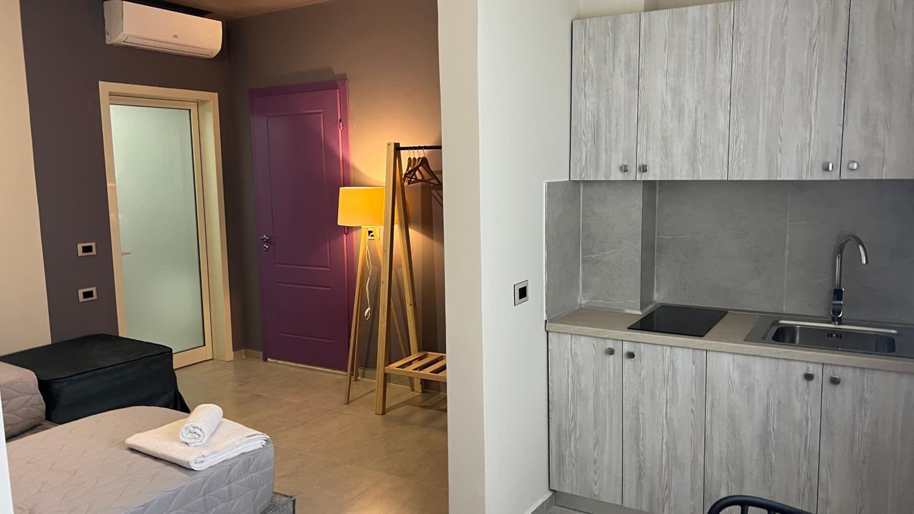 One-Bedroom Deluxe Apartment photo 2