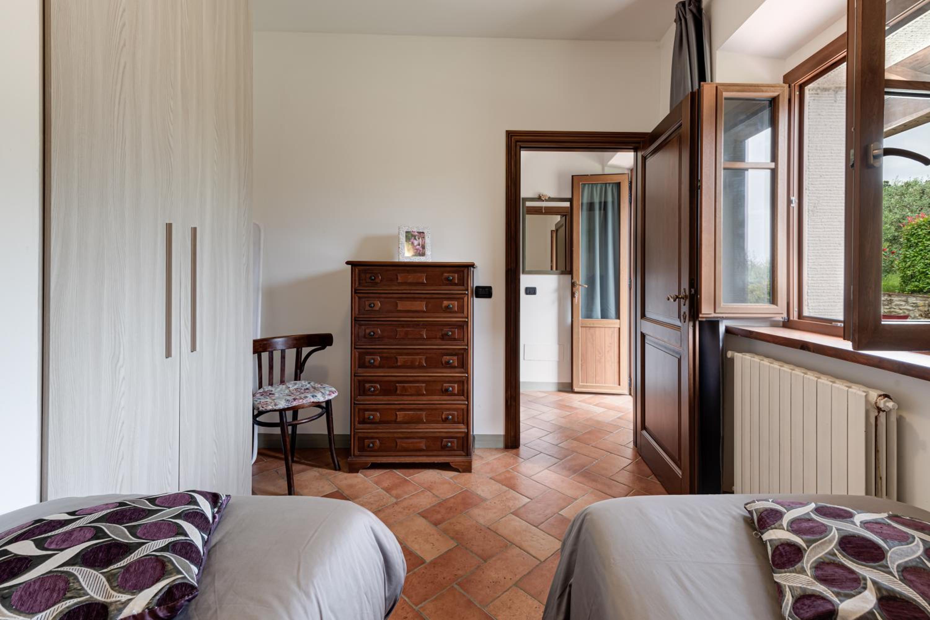 Two-Bedroom Deluxe Apartment with Garden View photo 2