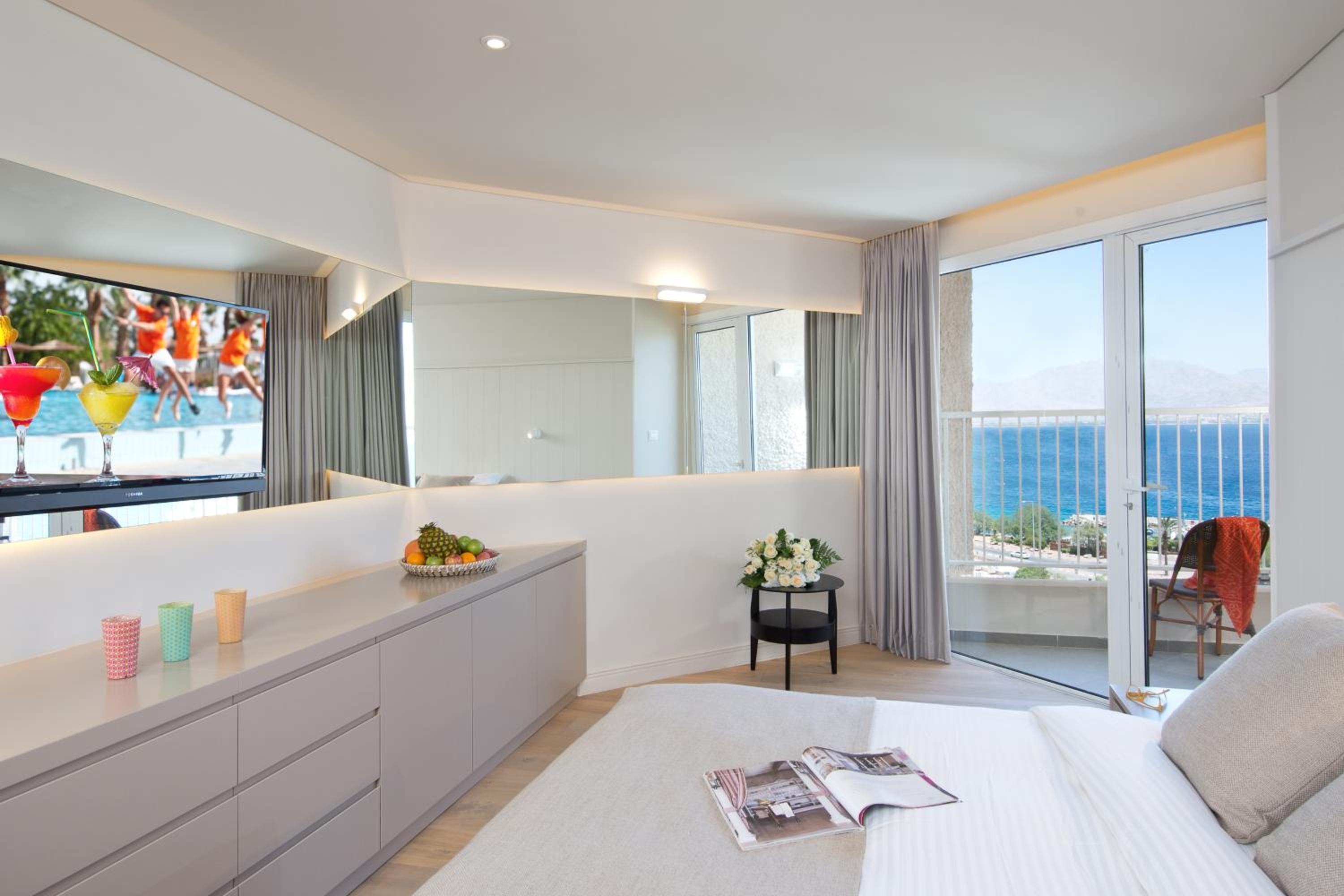 Suite - Photo 3