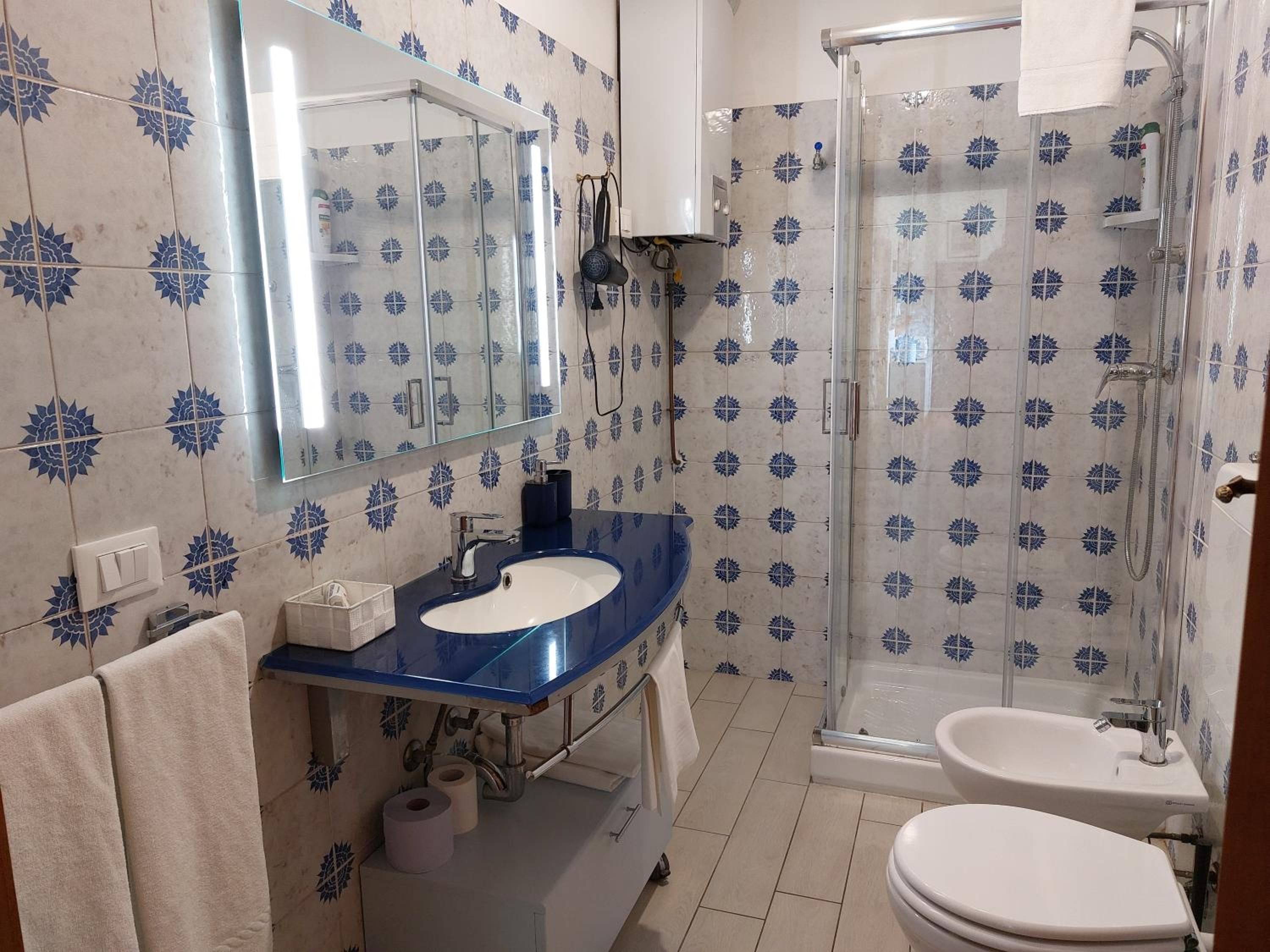 Standard Triple Room - Photo 3