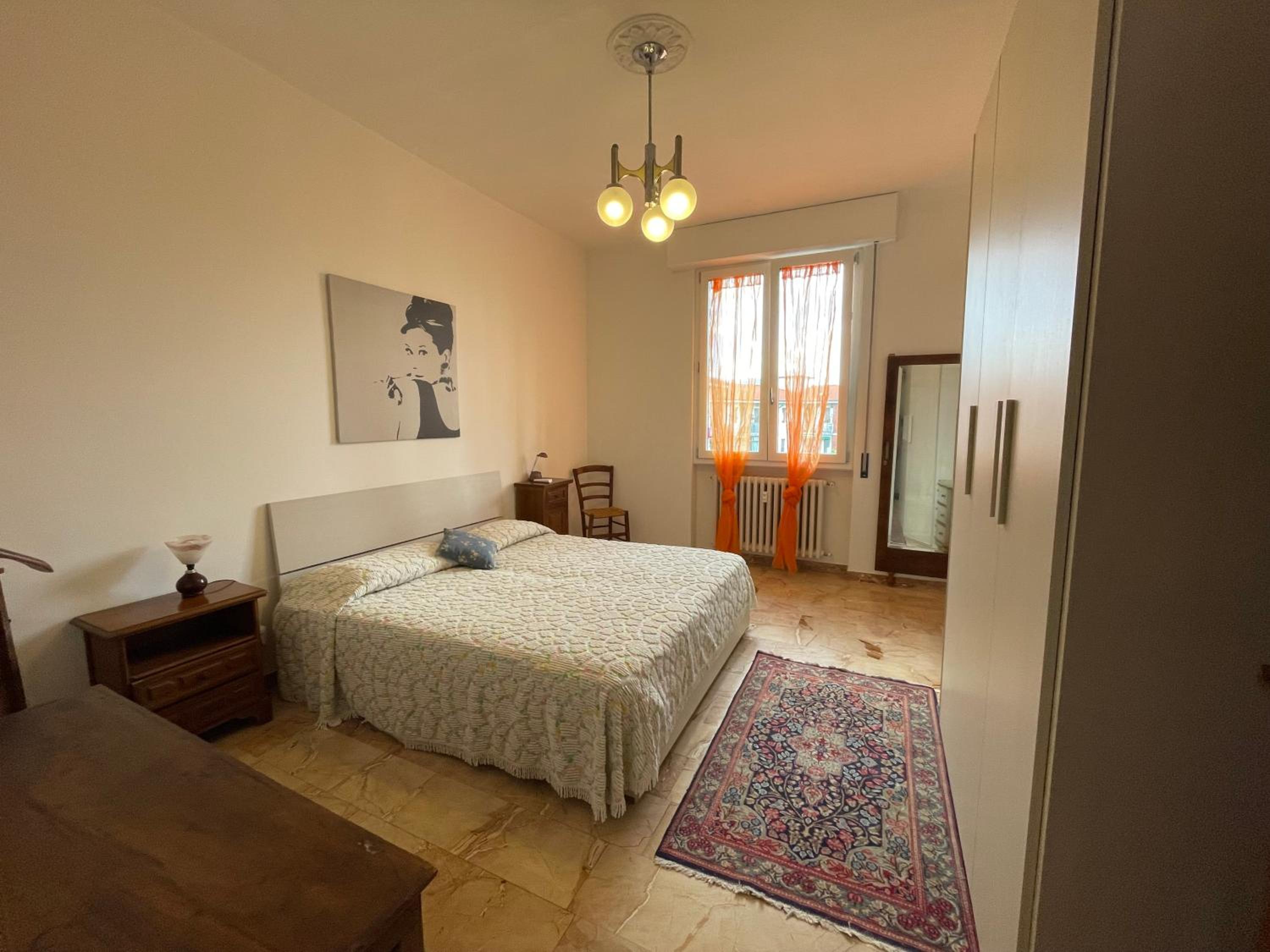 Three-Bedroom Apartment with Balcony photo 3