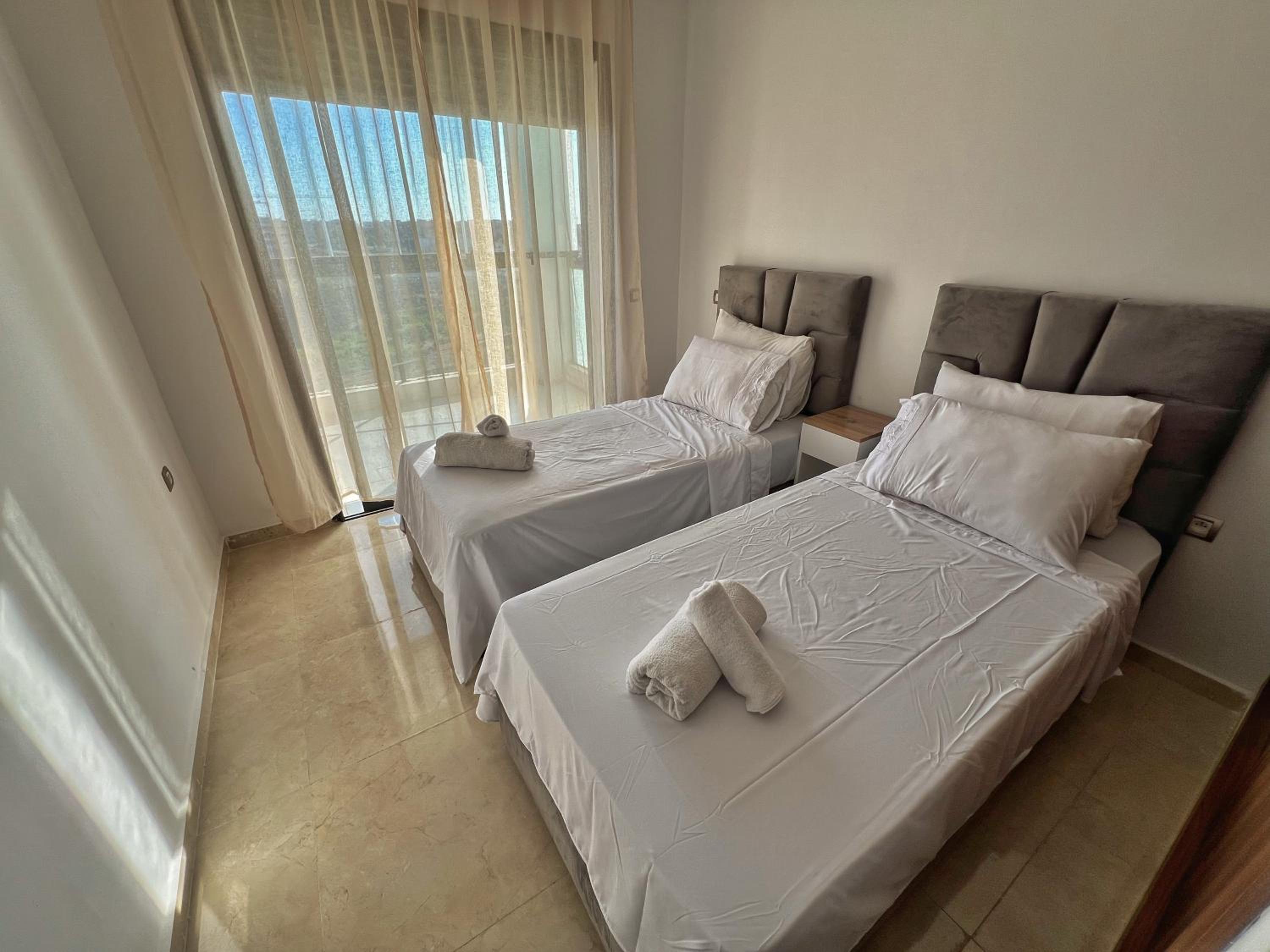 Apartment with View and Balcony photo 3