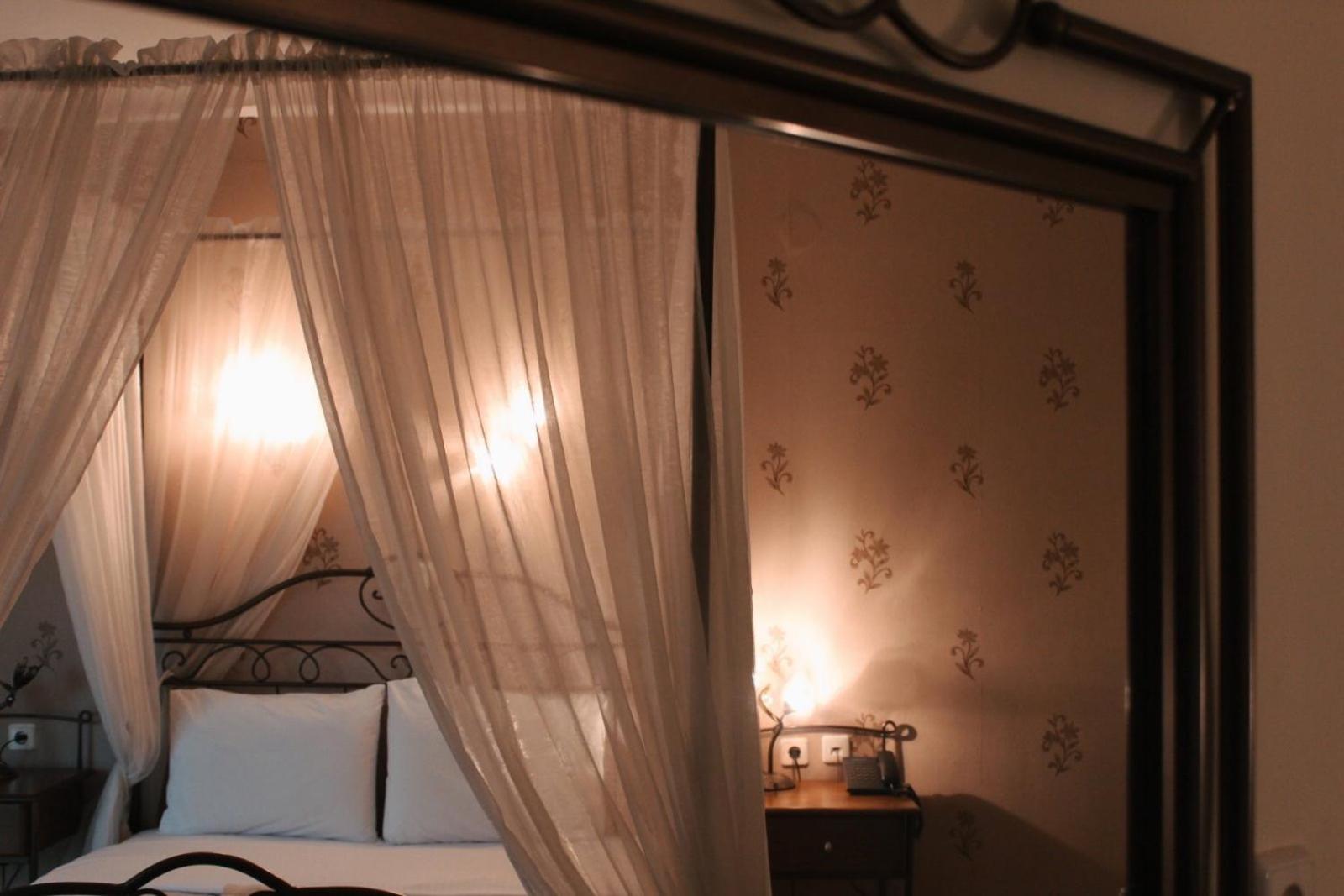 Suite with Fireplace photo 1