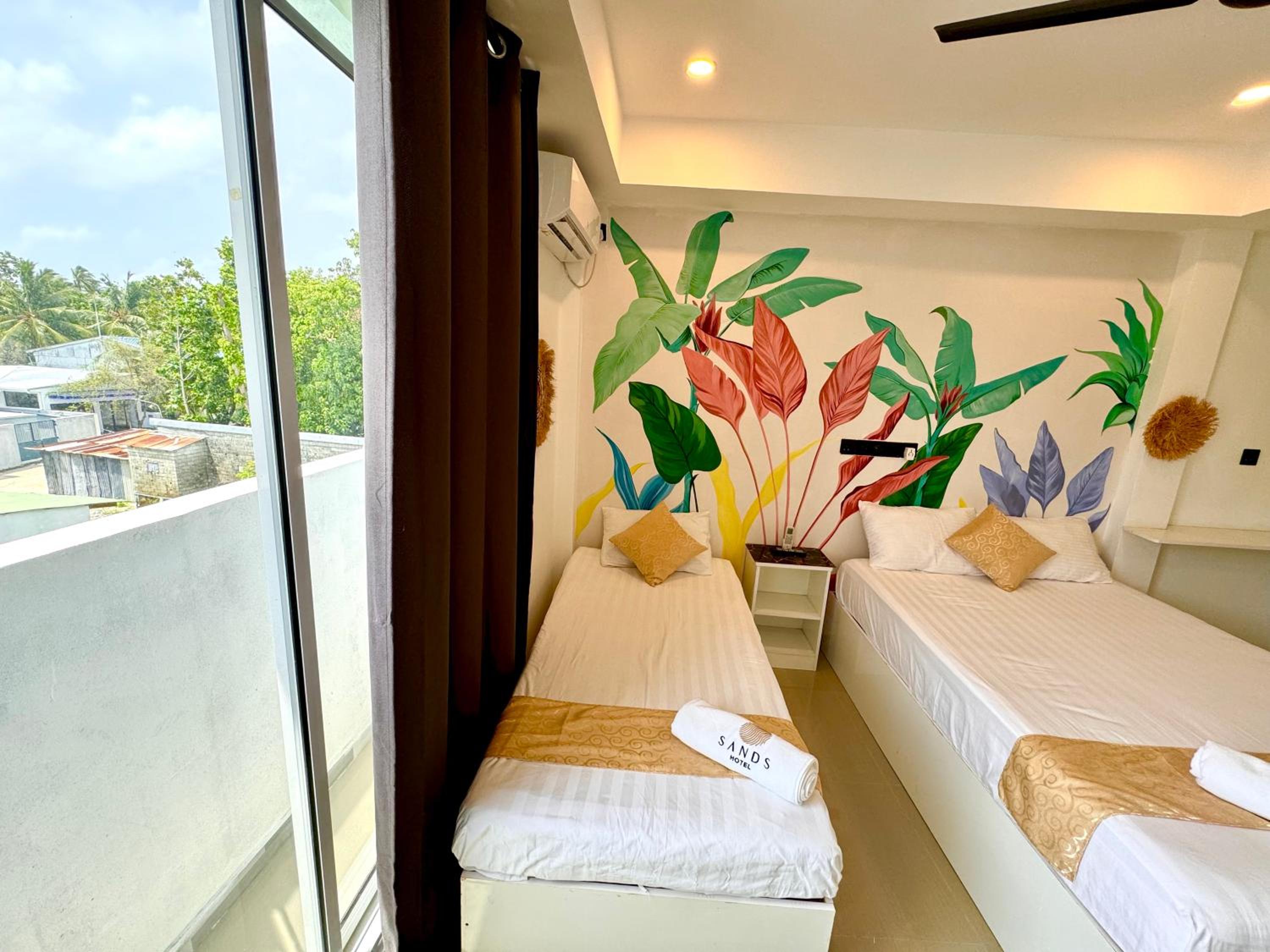 Deluxe Double Room with Balcony photo 3