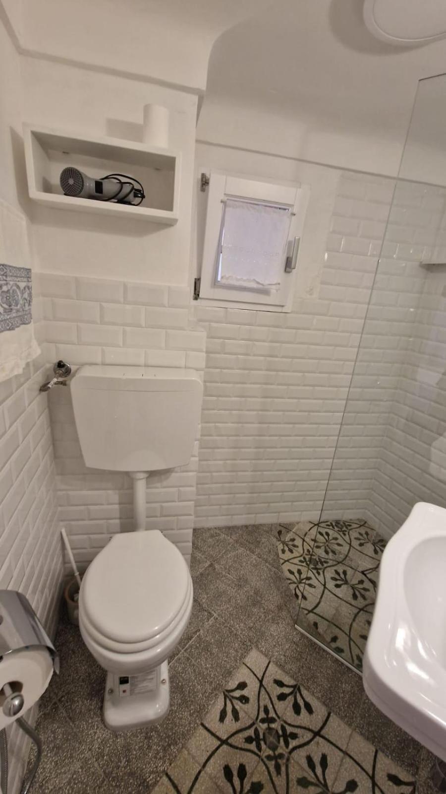 One-Bedroom House photo 2