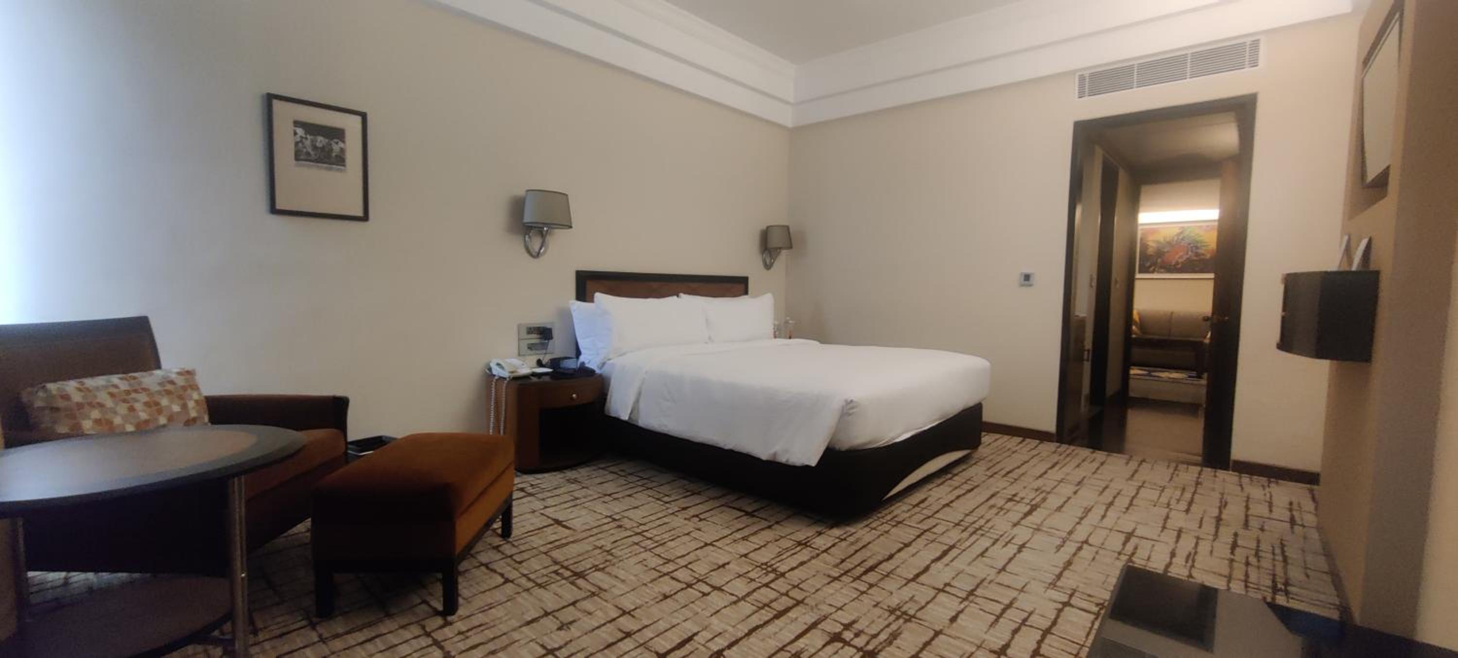 Executive Suite - 1 Double Bed - Photo 4