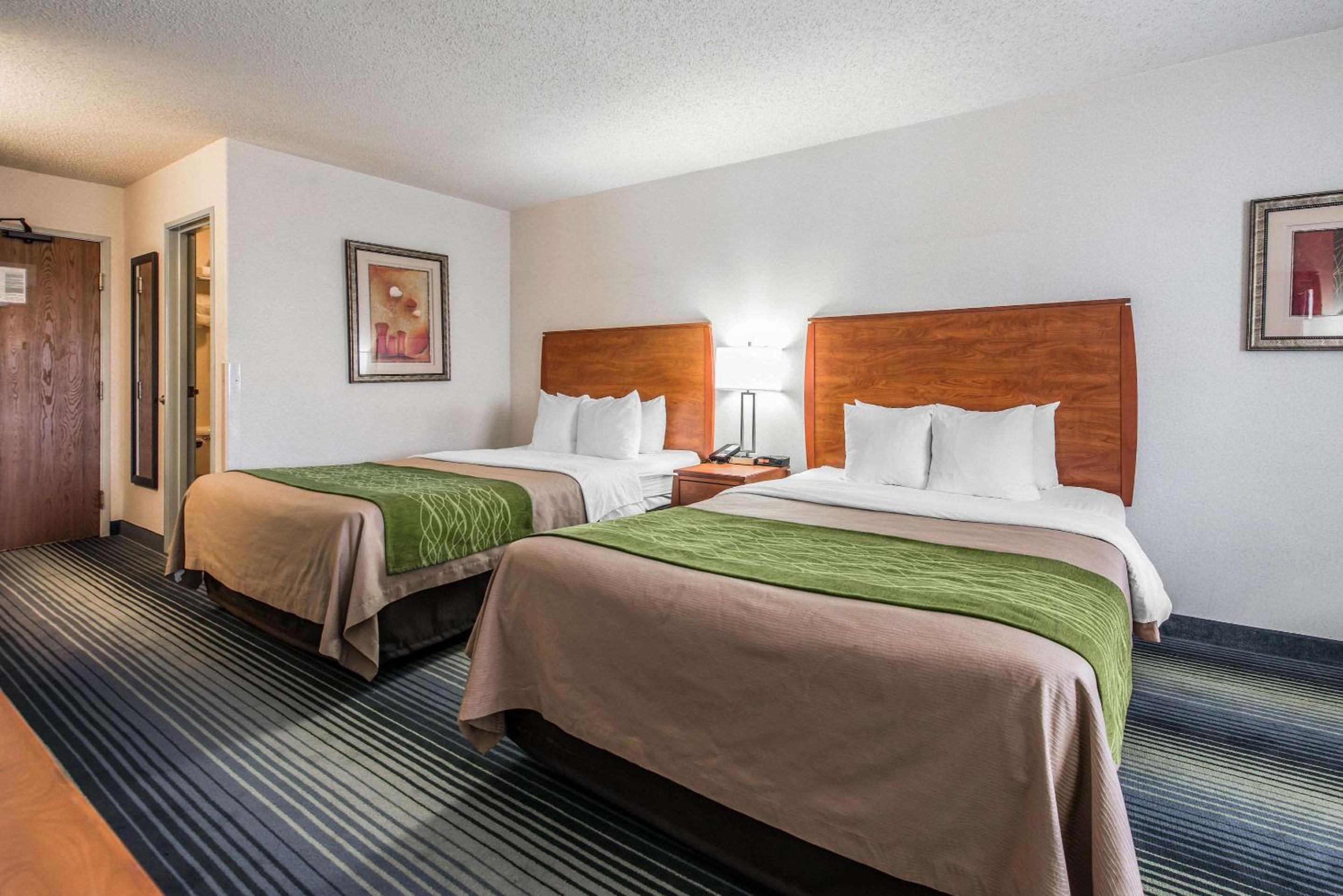 Queen Room with Two Queen Beds - Non Smoking