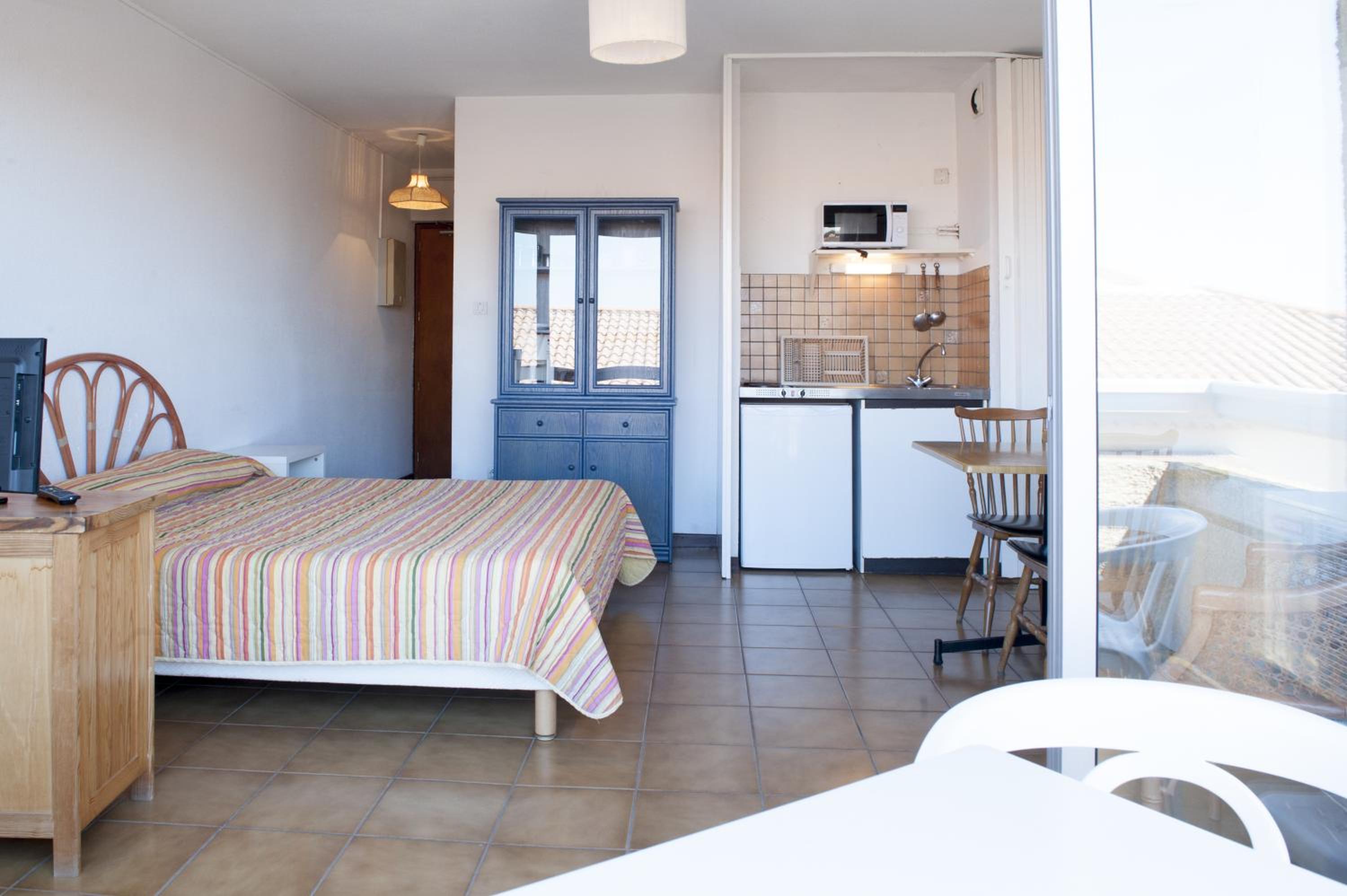 Studio with Balcony (2 Adults)