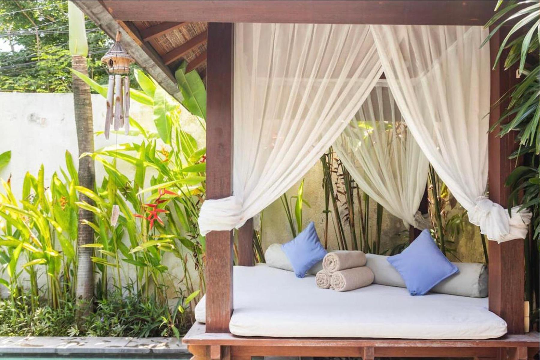 Three-Bedroom Villa with Private Pool and Garden - Photo 30