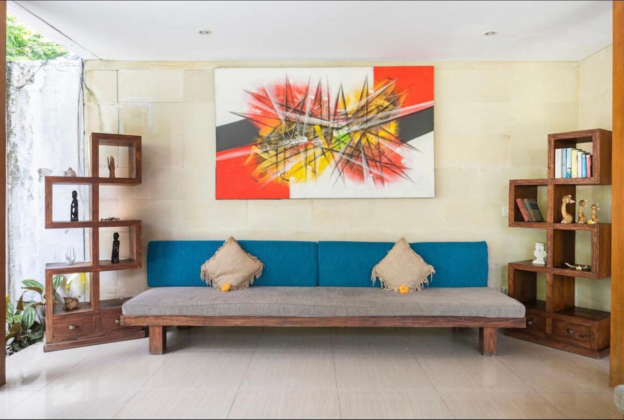 Three-Bedroom Villa with Private Pool and Garden - Photo 19