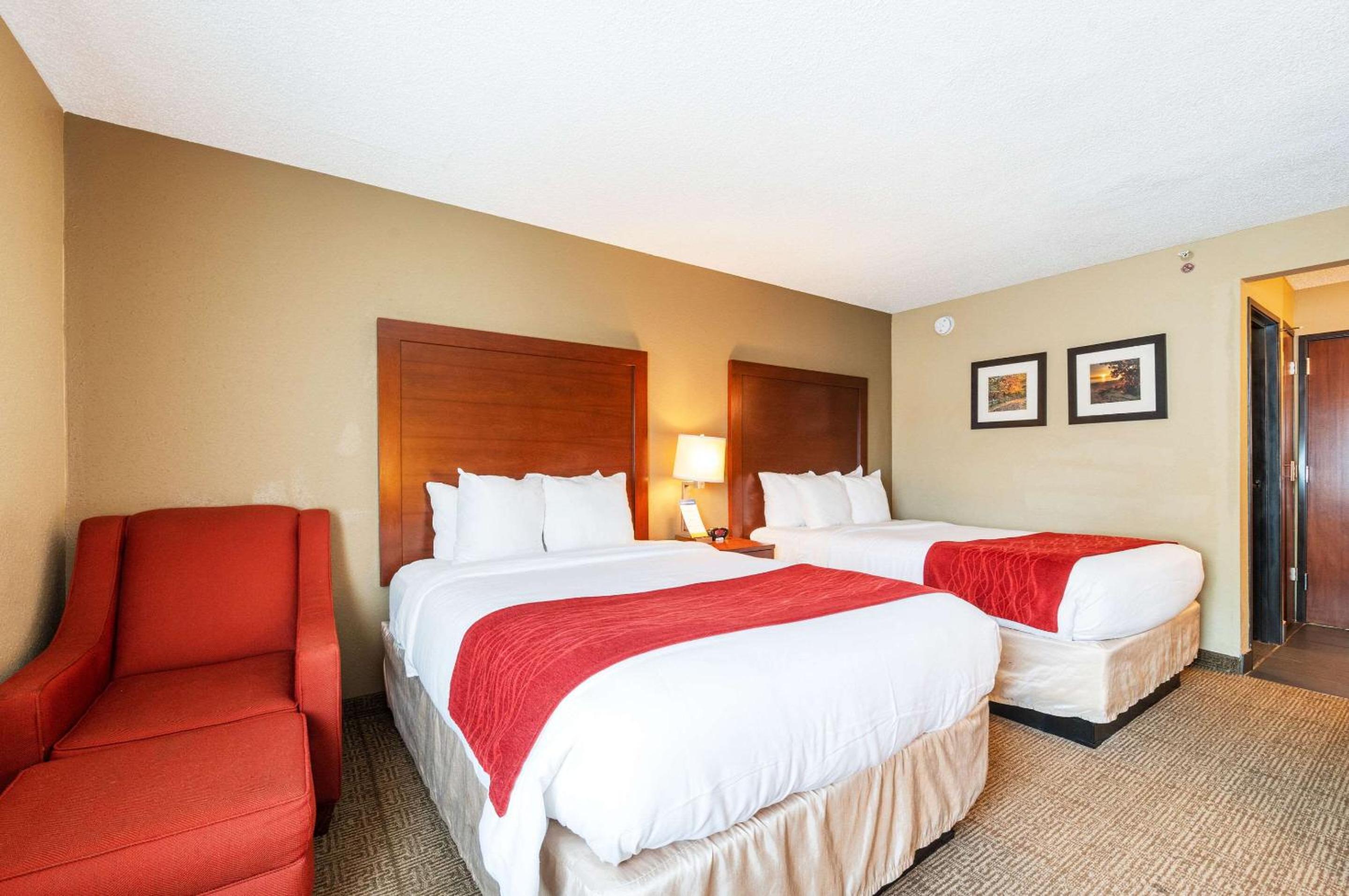 Double Room with Two Double Beds - Non-Smoking - Photo 6