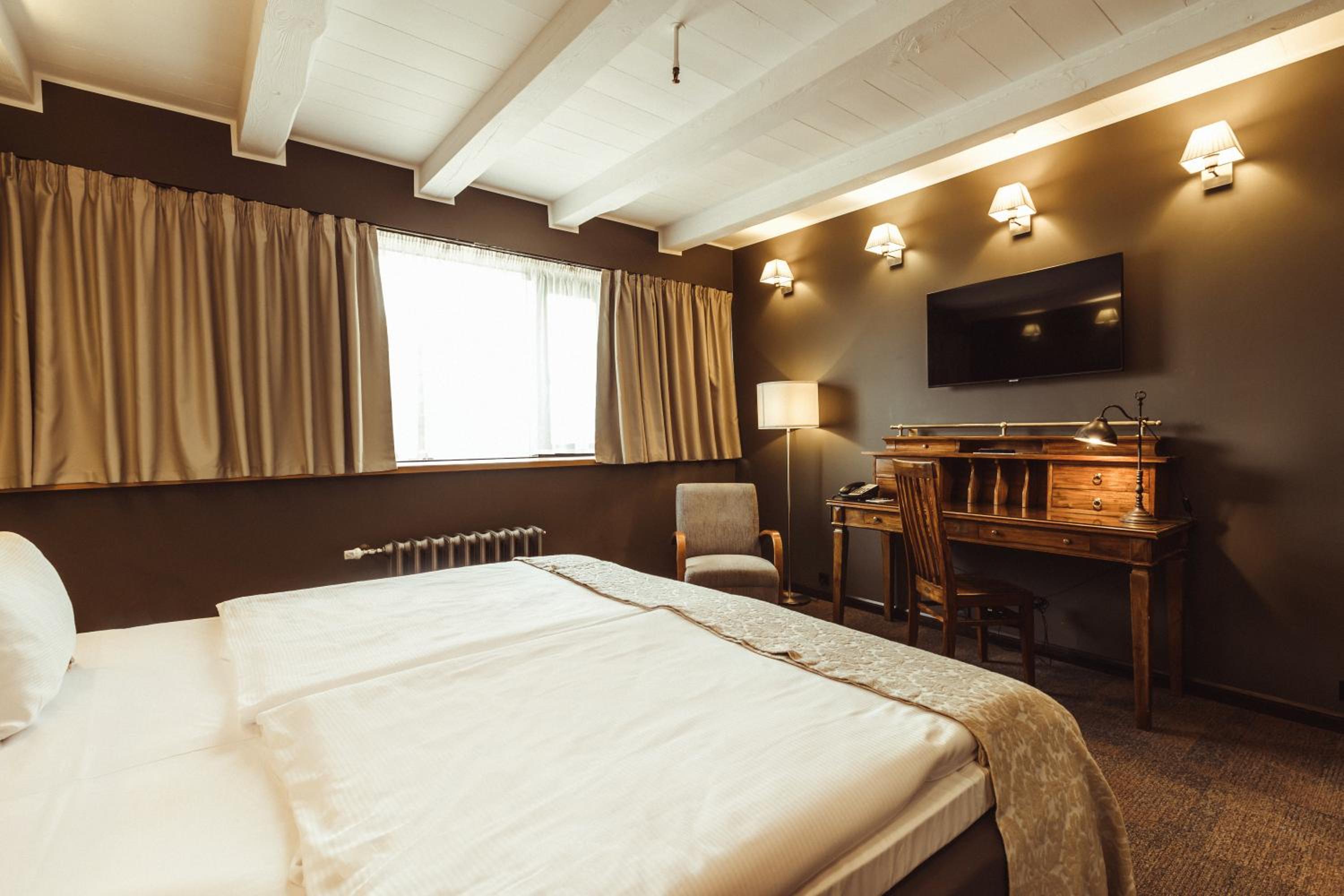 Superior Double or Twin Room - Photo 9