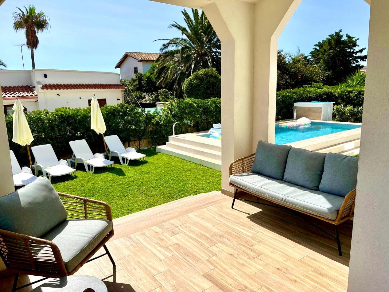 Three-Bedroom Villa photo 2