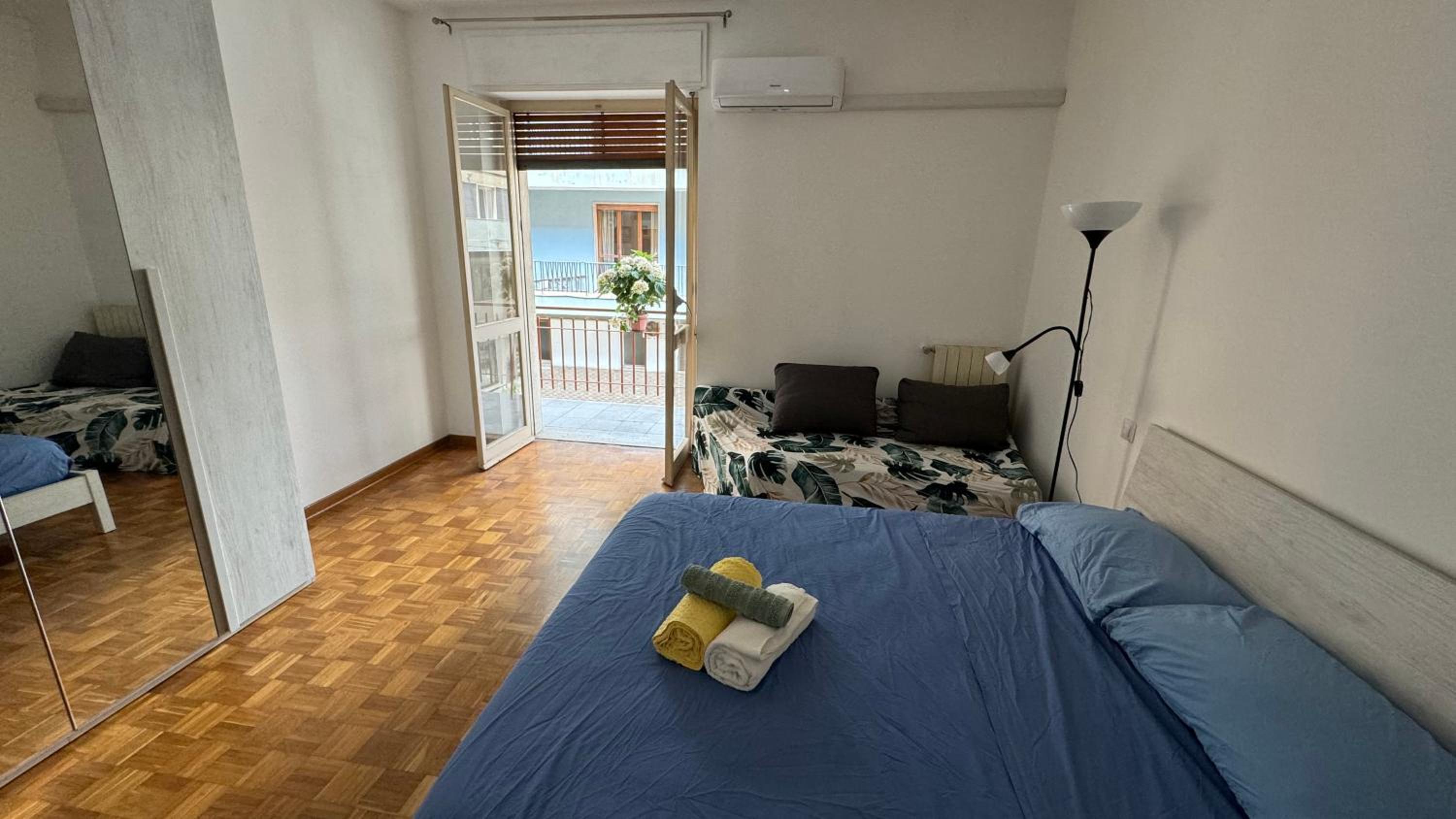 Double Room with Private External Bathroom