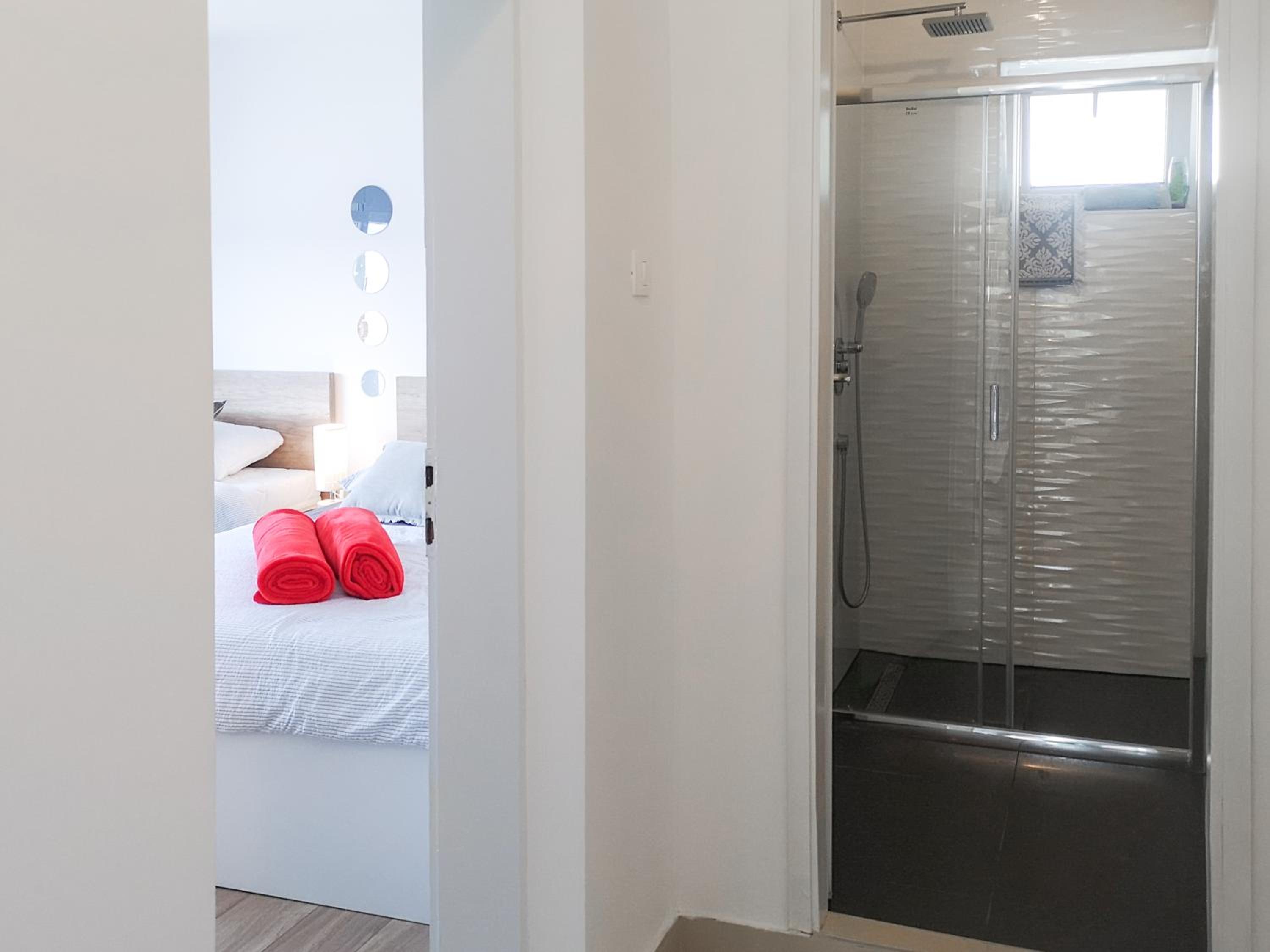 Deluxe Double Room with Balcony and Sea View photo 3
