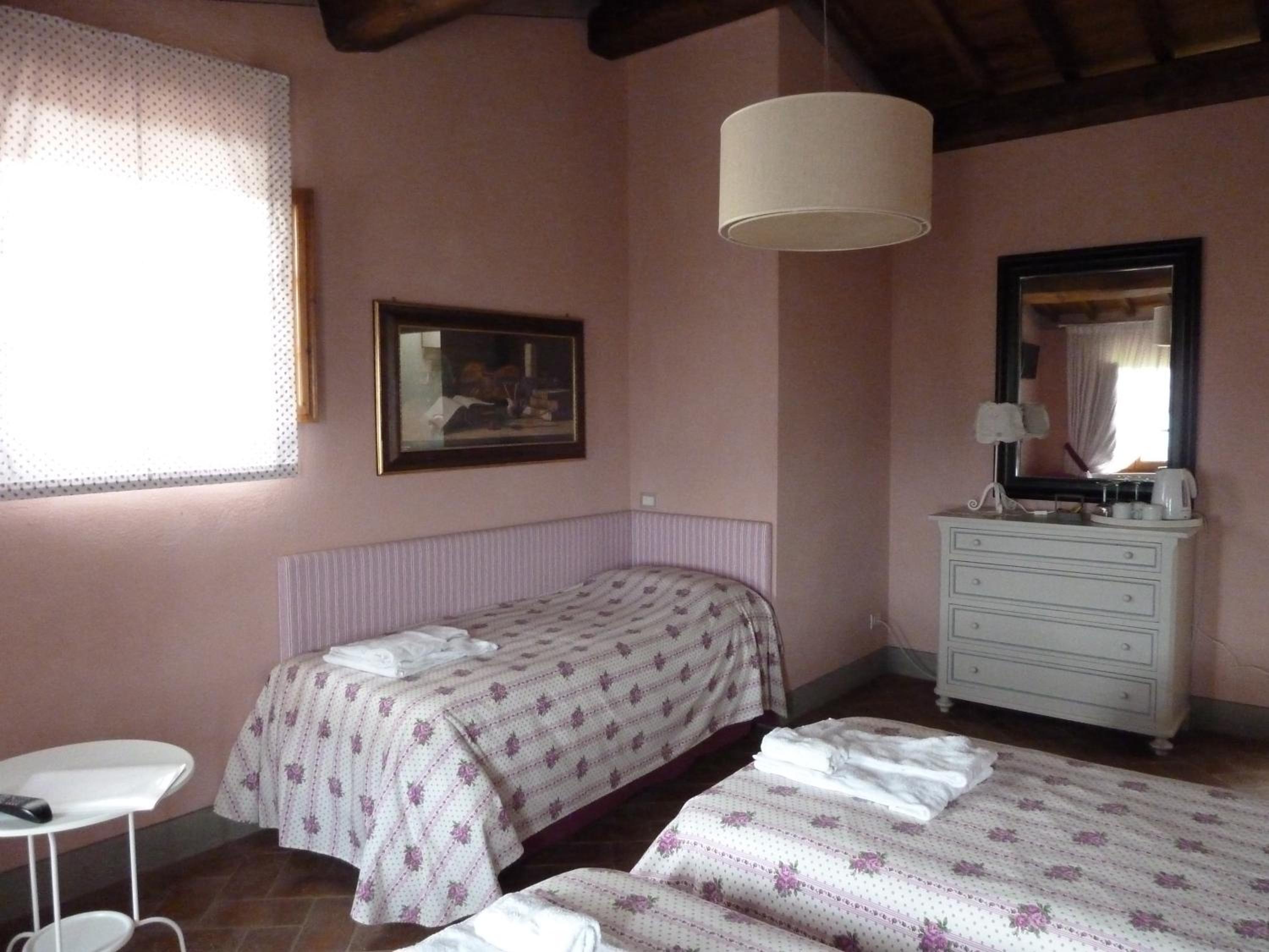 Classic Triple Room photo 3
