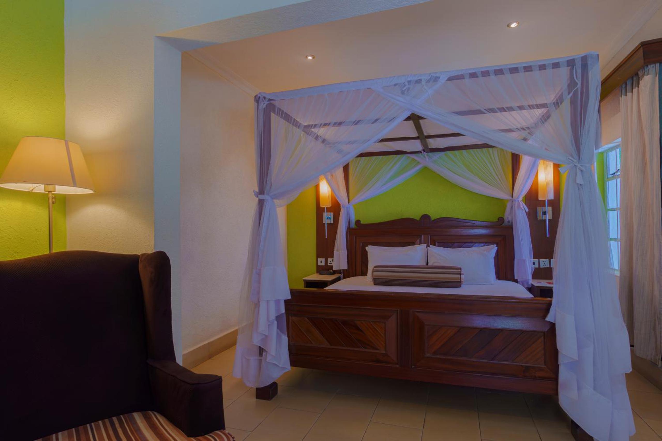 Executive Suite - Photo 1