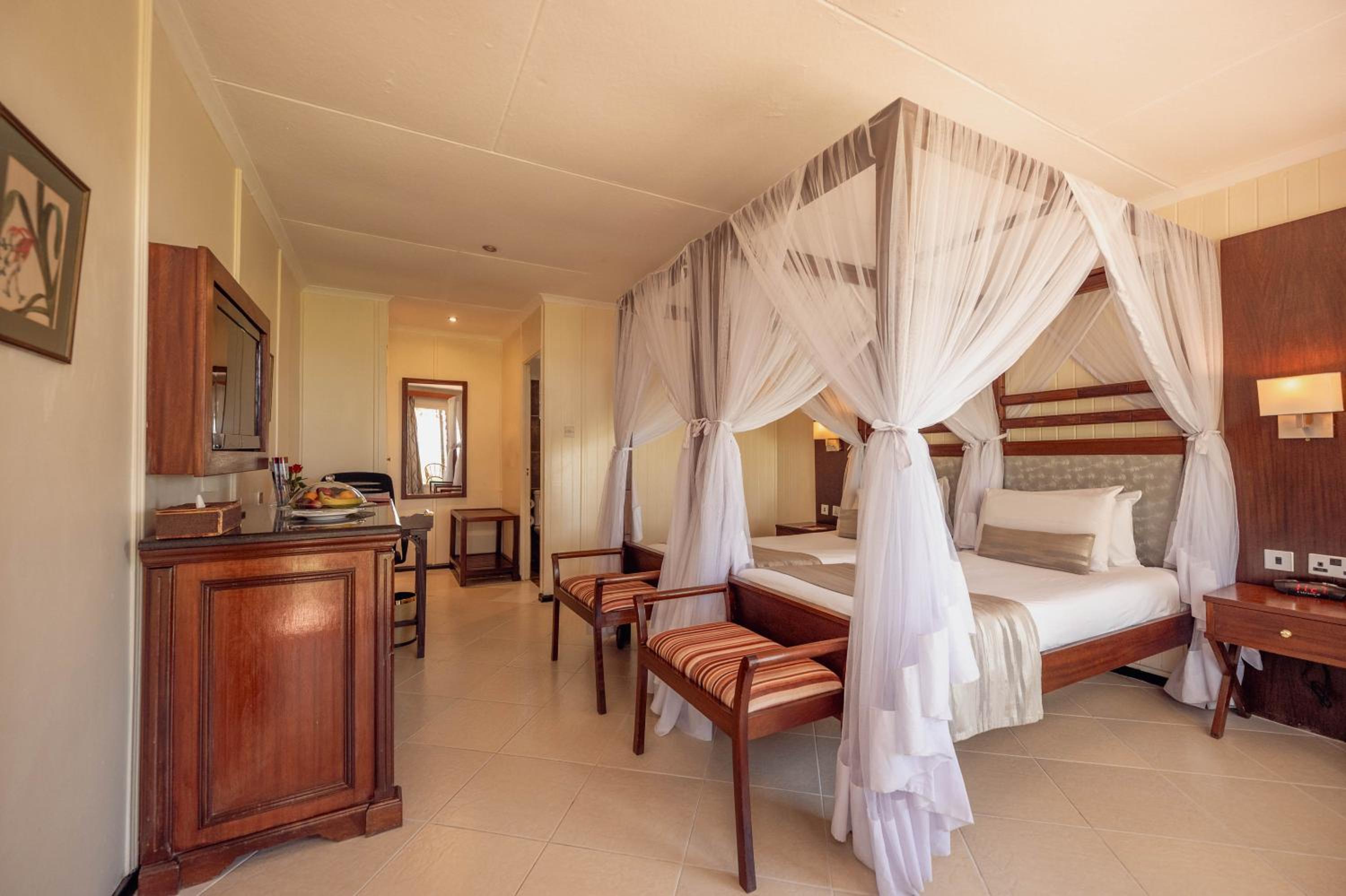 Standard Double or Twin Room - Photo 4