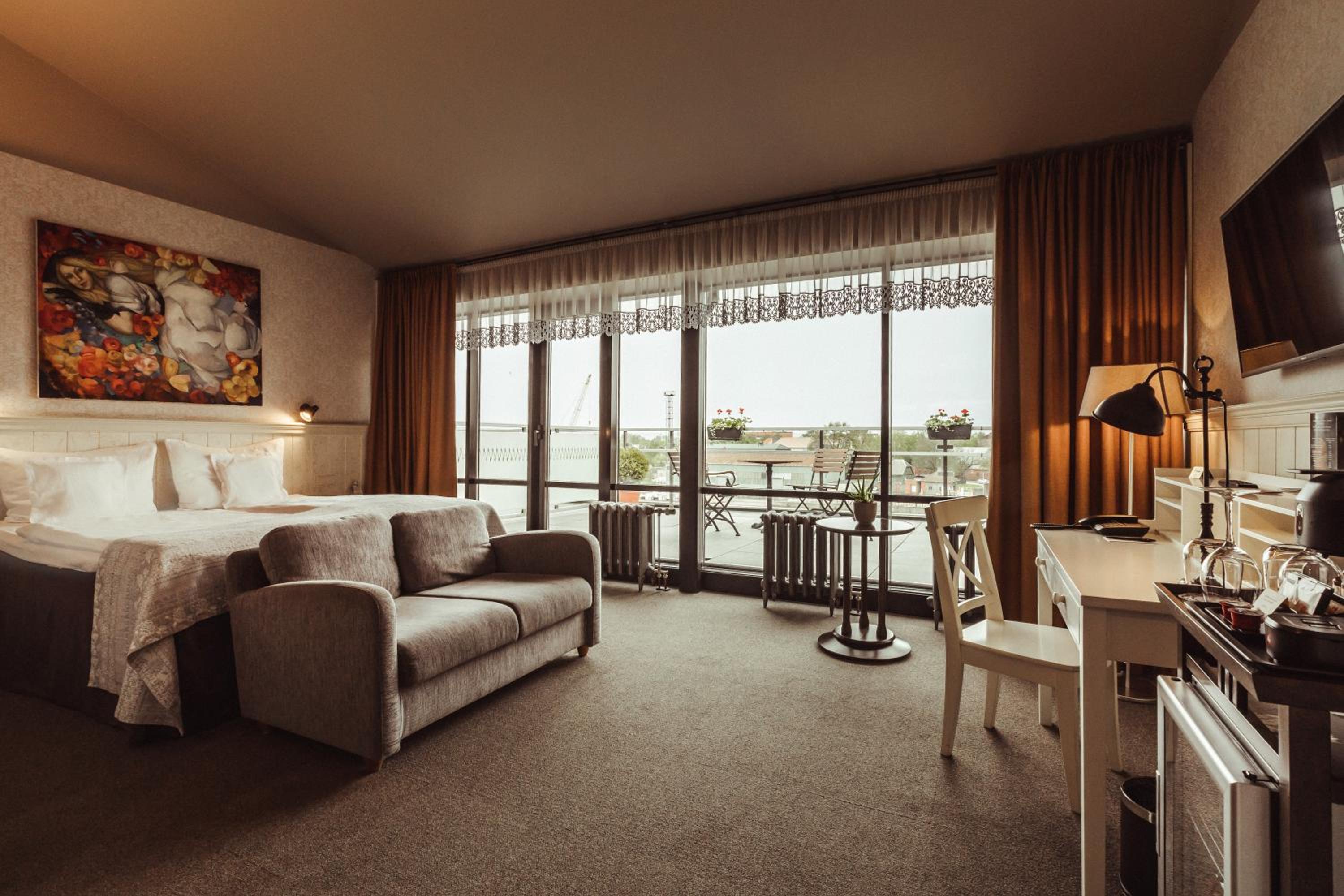 Junior Suite with Terrace - Photo 4