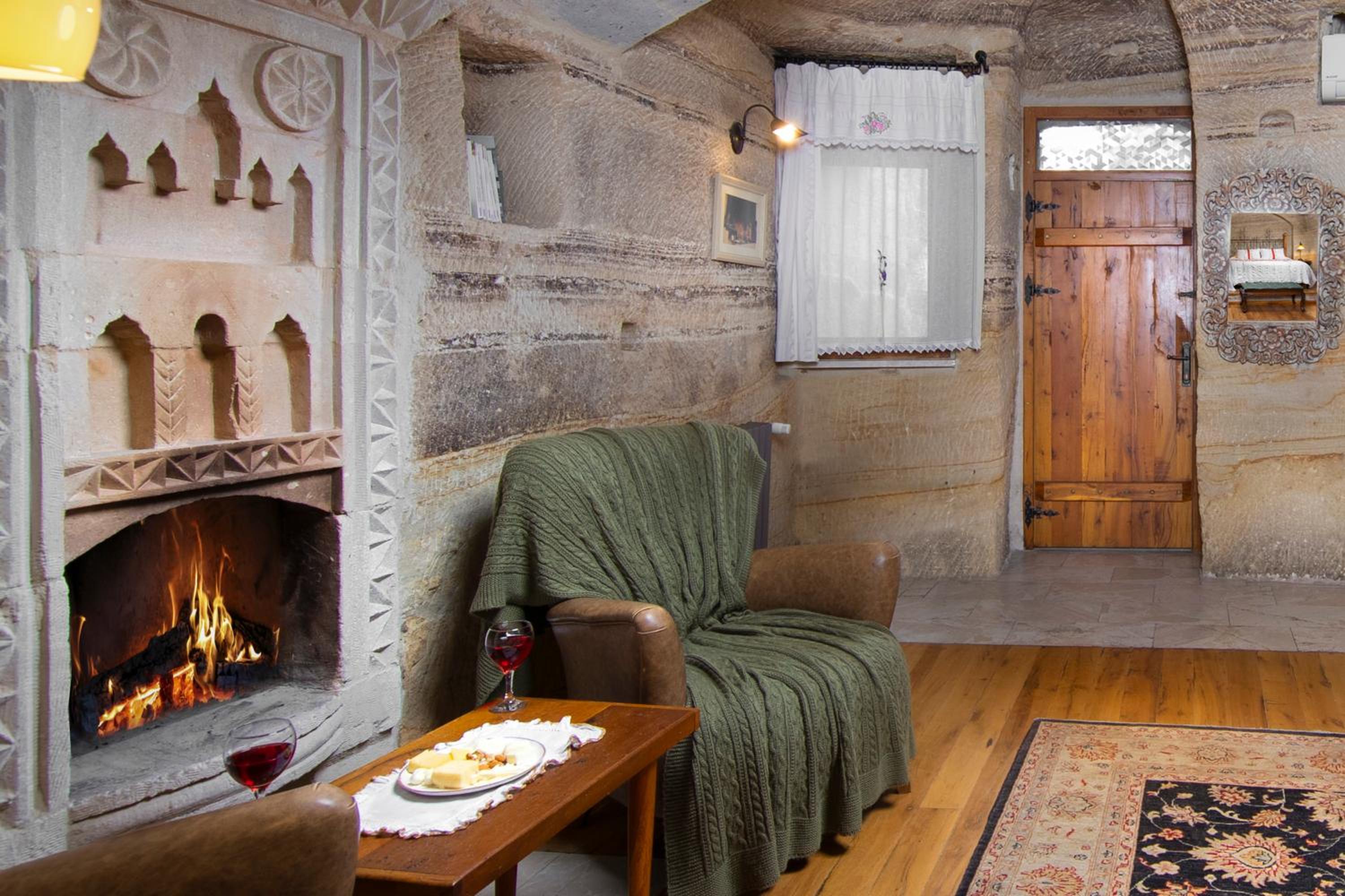 King Cave Suite