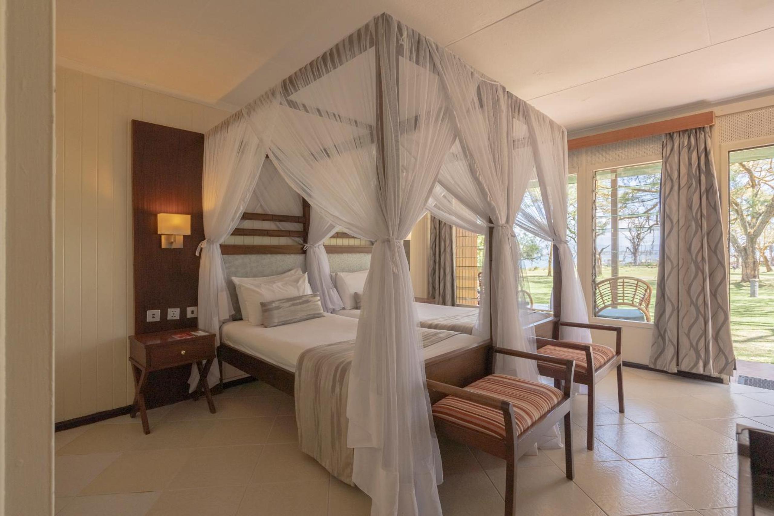 Standard Double or Twin Room - Photo 6