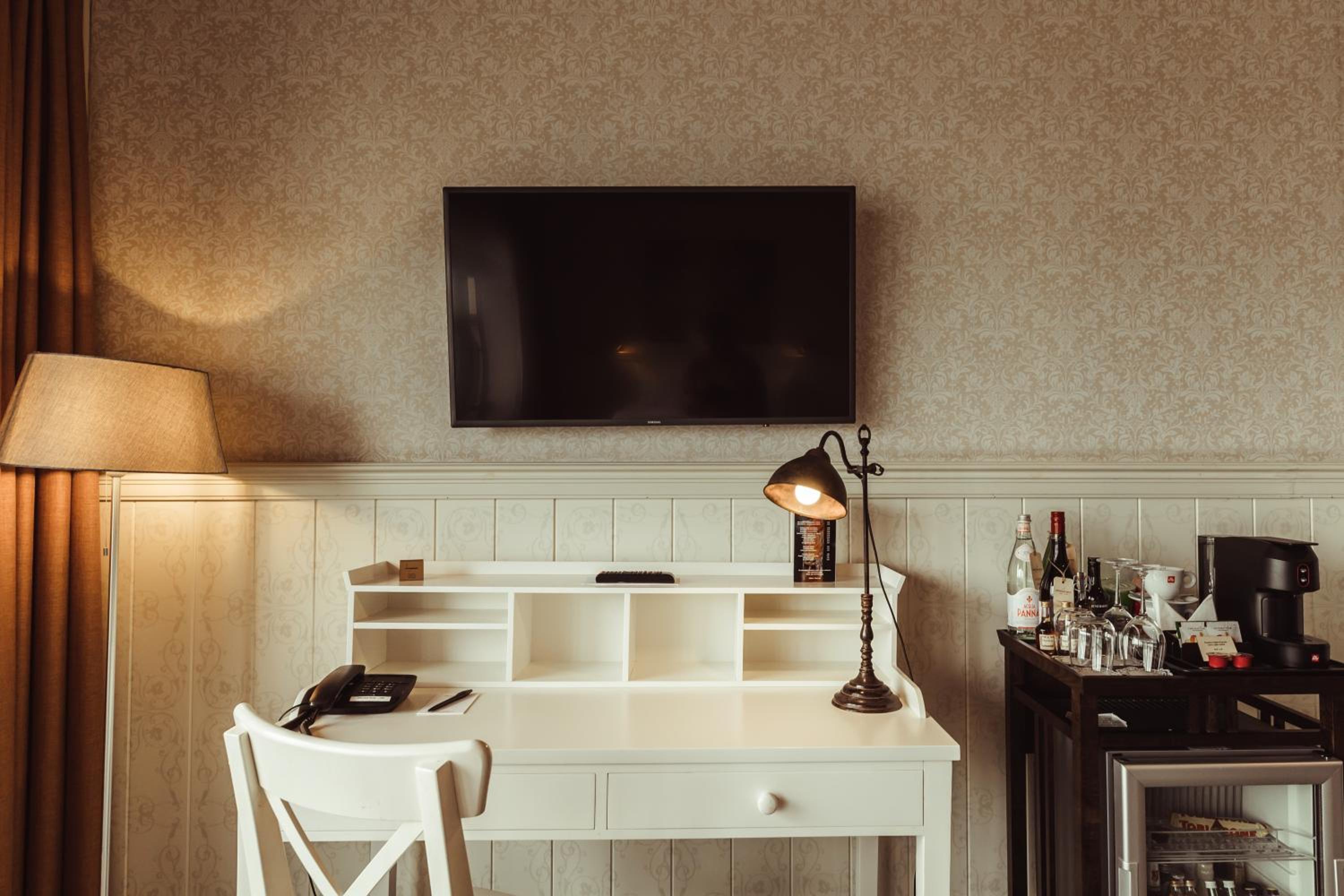 Junior Suite with Terrace - Photo 3