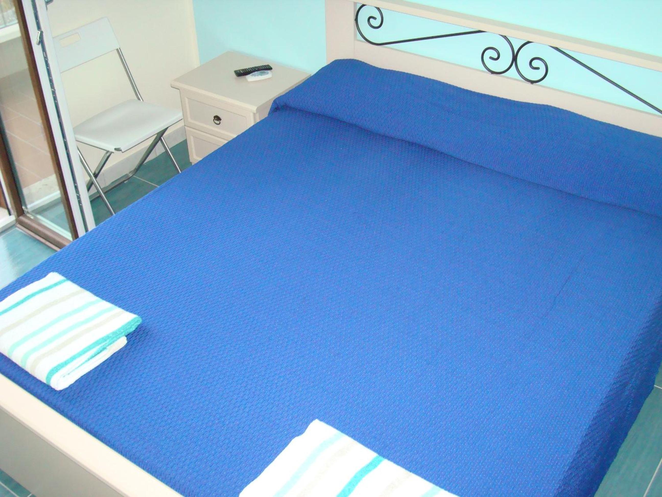 Quadruple Room with Private Bathroom photo 1