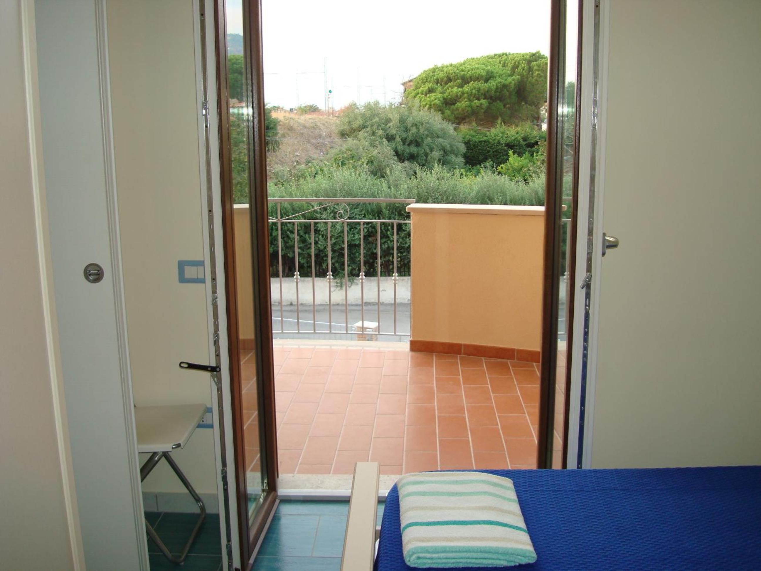 Large Double Room photo 1