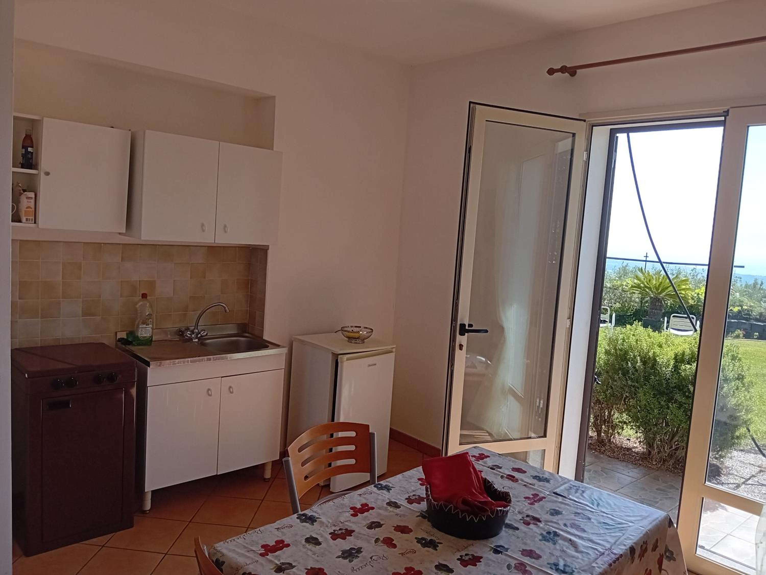 One-Bedroom House photo 3