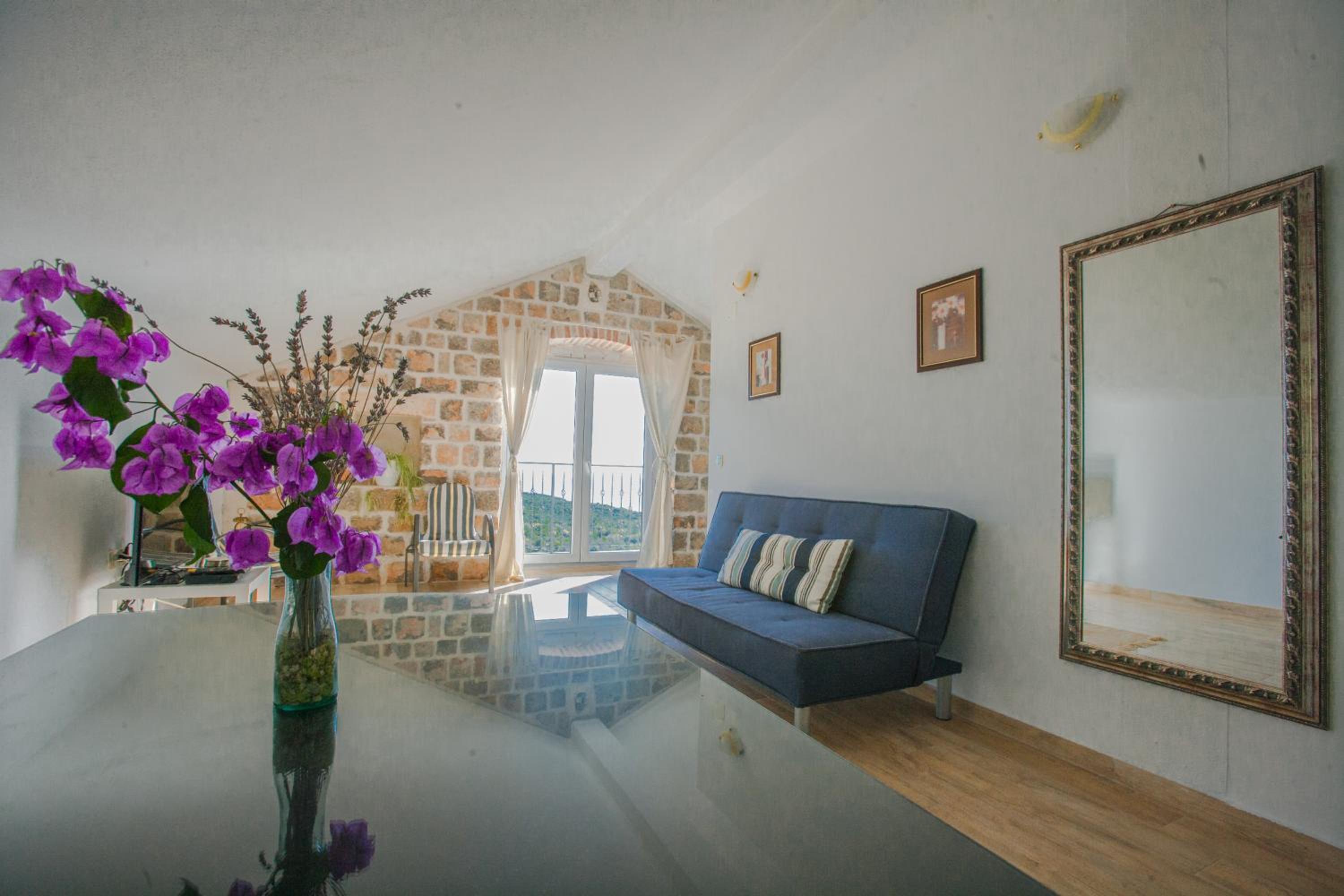 Honeymoon Suite With Balcony photo 1