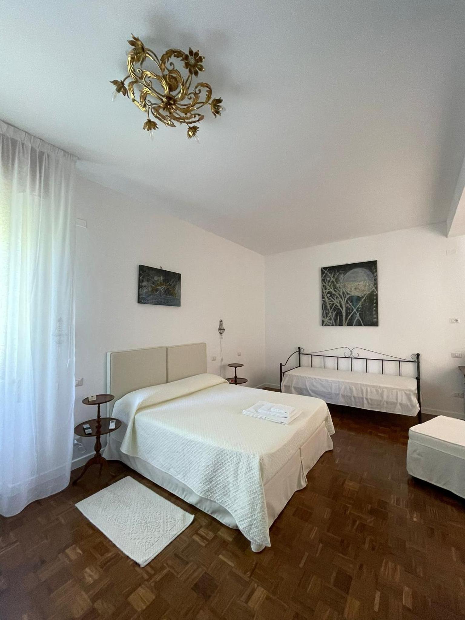 Superior Triple Room photo 3