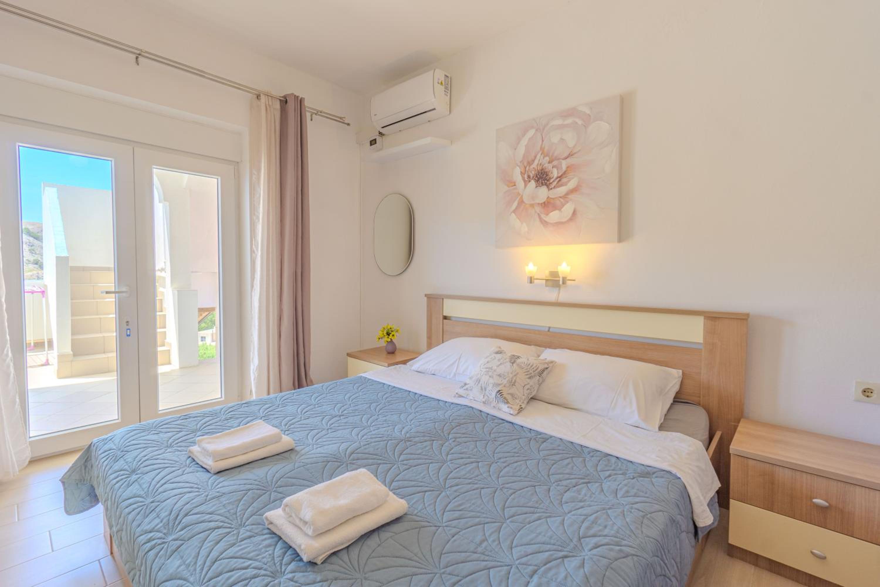 Apartment 3 photo 3