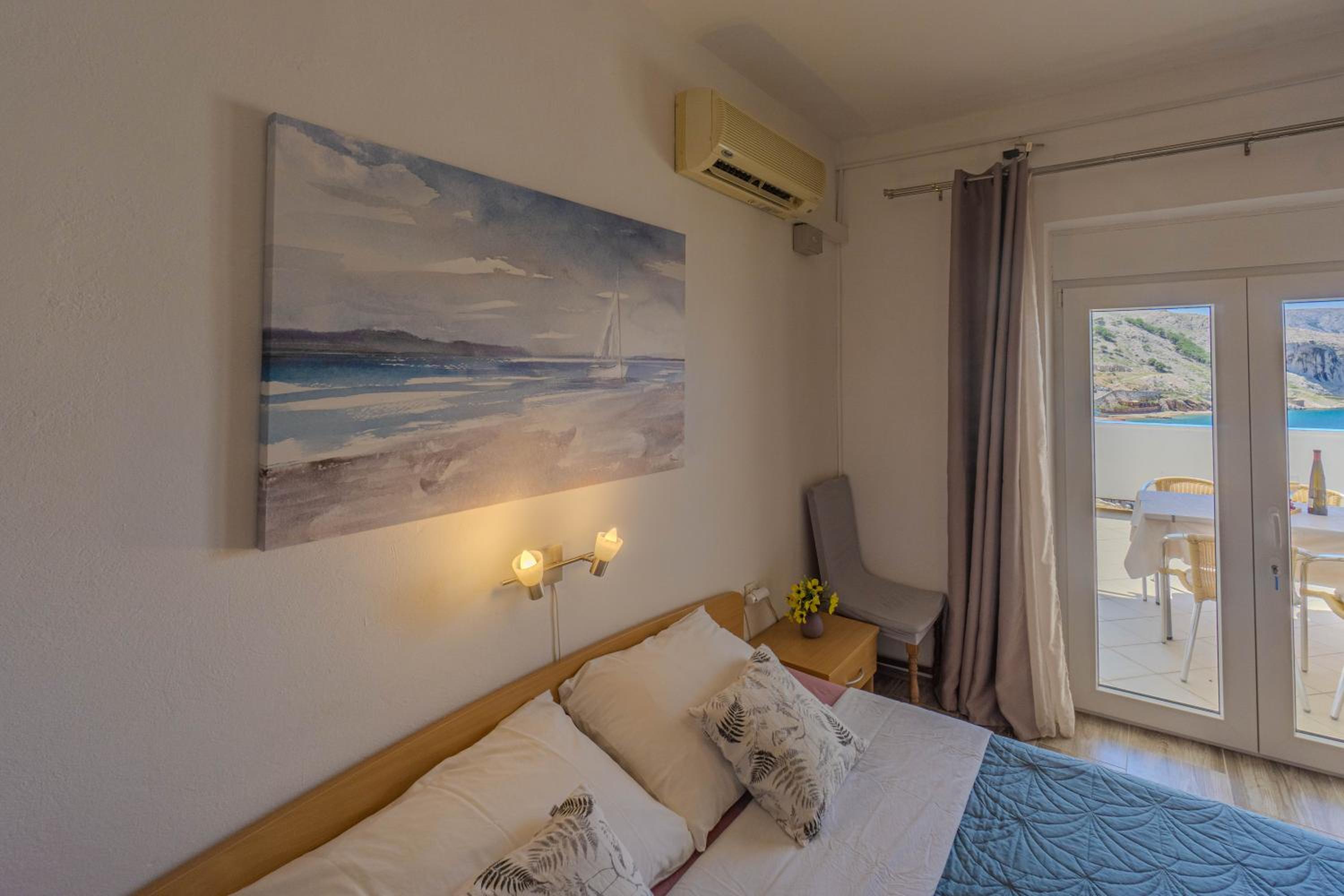 Apartment 4 photo 1