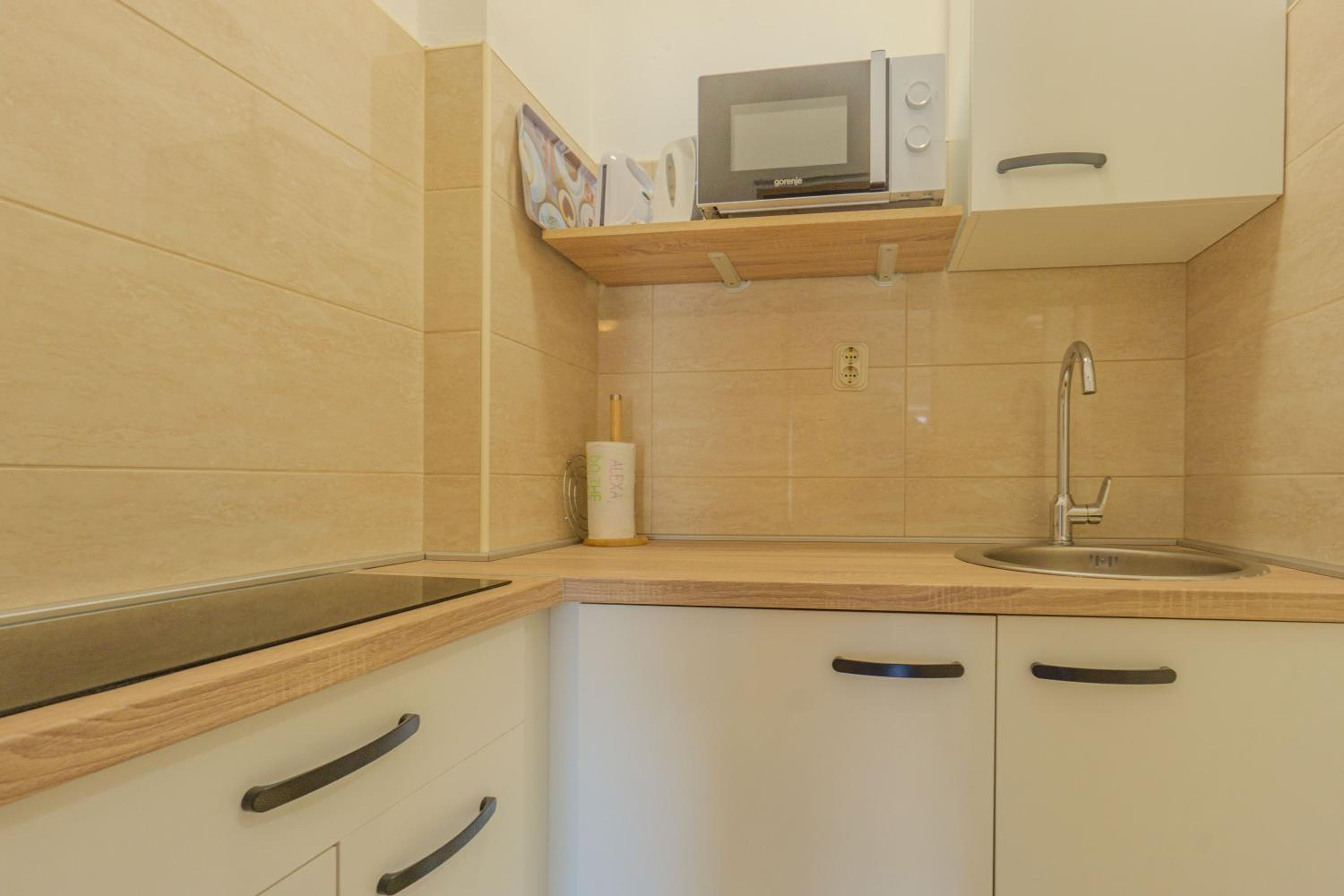 Apartment 4 photo 2
