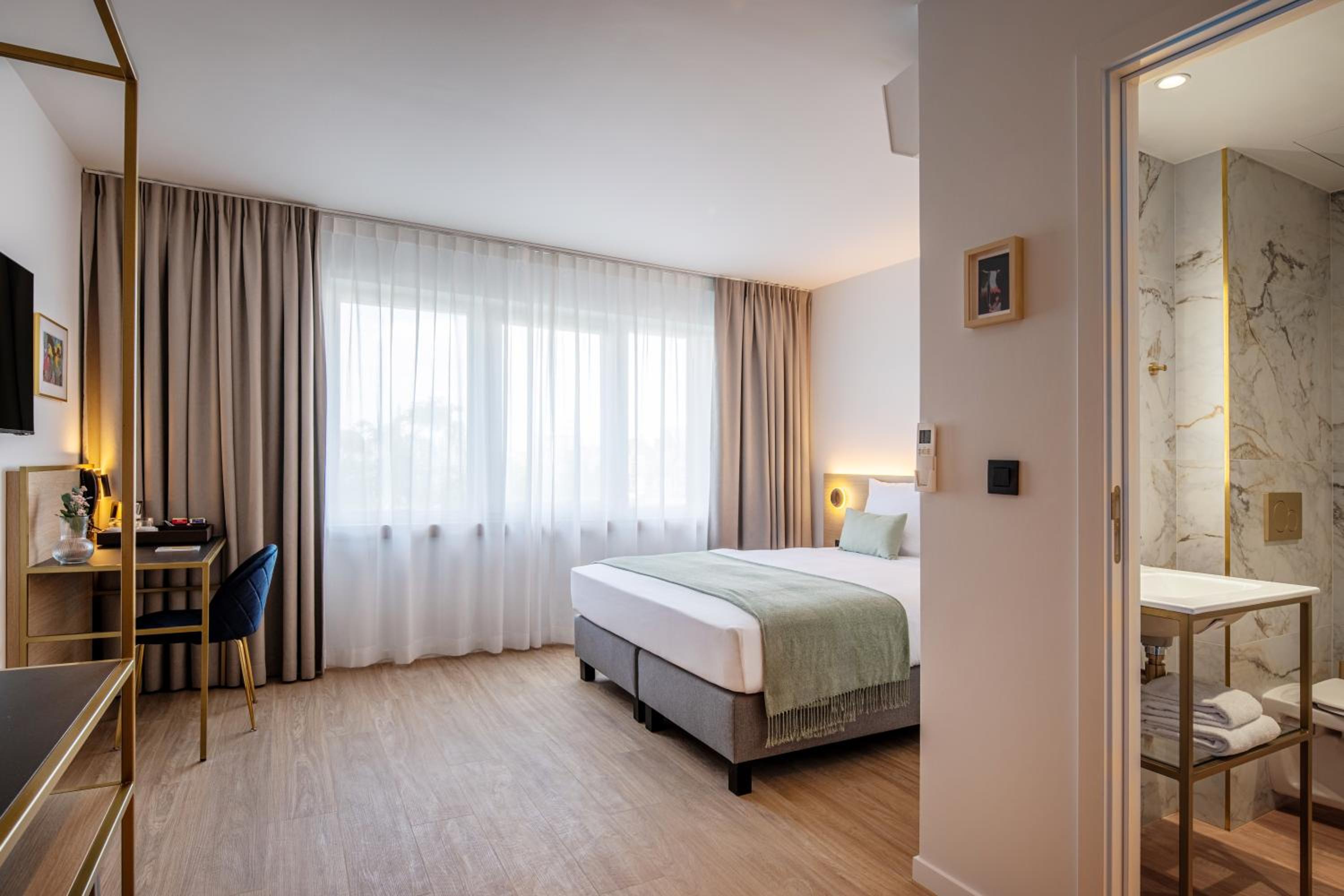 Deluxe Double Room - Photo 3