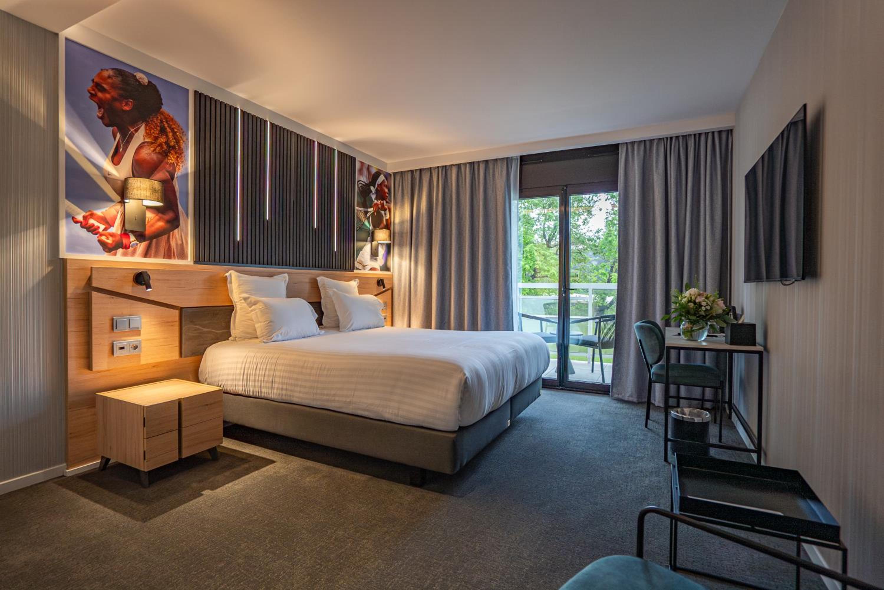 Superior Room with pool or tennis view - Photo 4