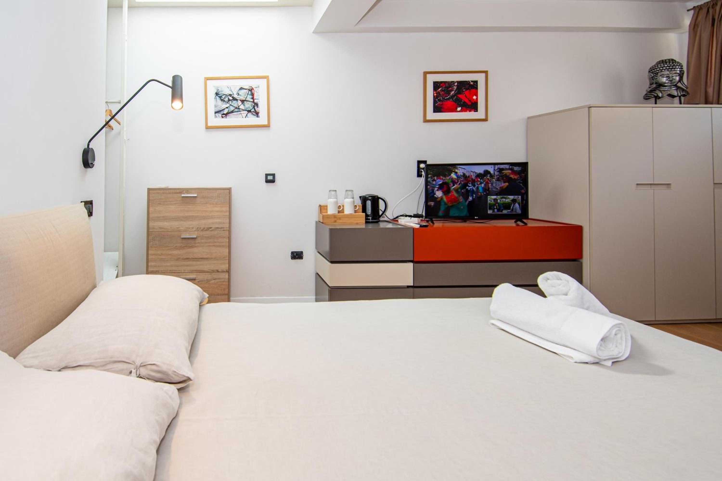 Double Room - Photo 3