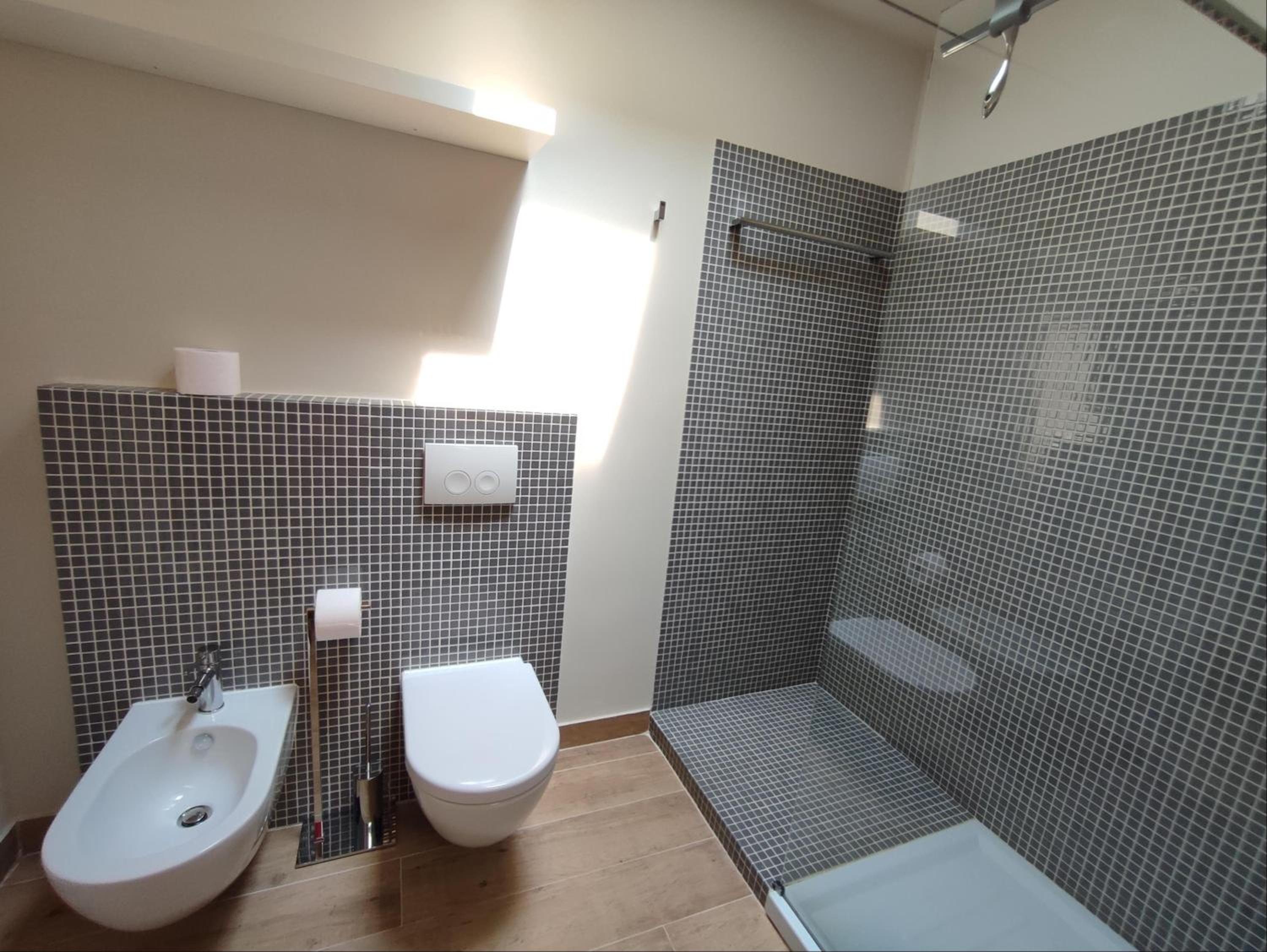 Double Room - Photo 6