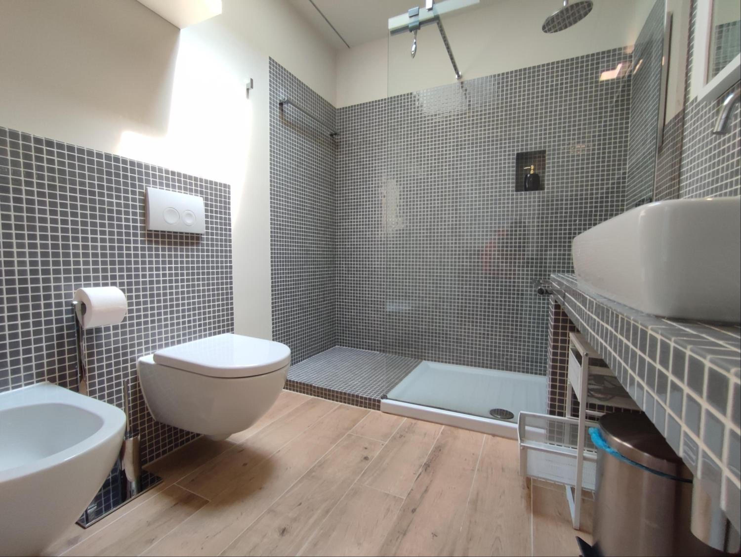 Double Room - Photo 5
