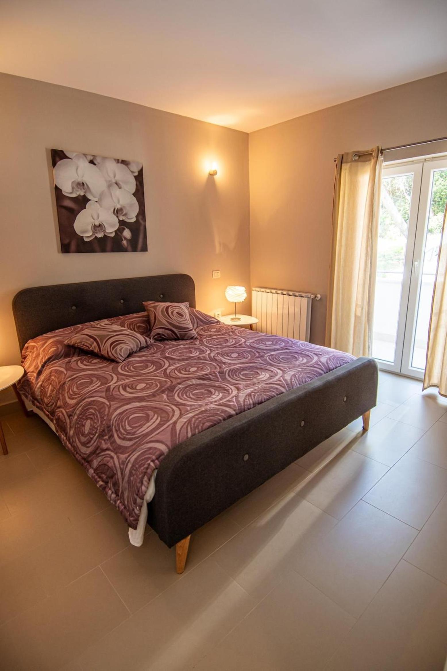 One-Bedroom Apartment with Balcony photo 3