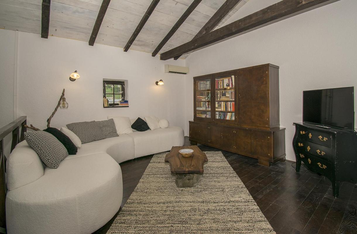 Three-Bedroom Villa photo 1