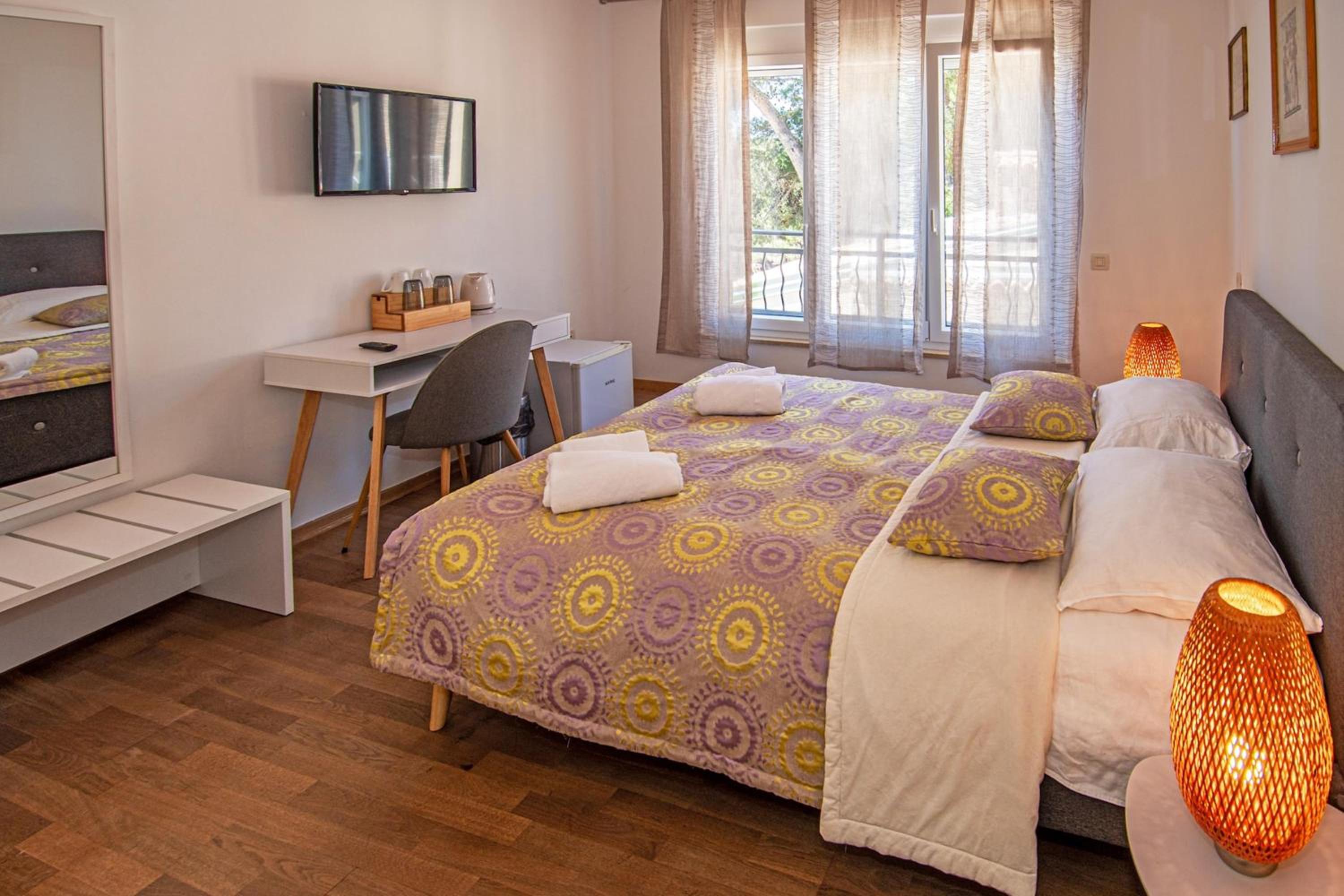 Double Room with Side Sea View photo 2