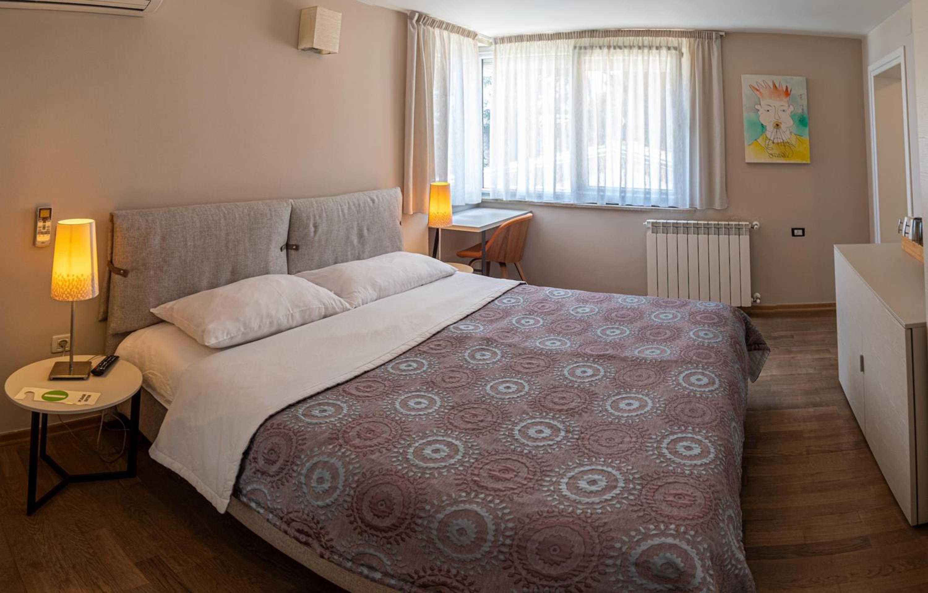 Double Room with Side Sea View - Photo 4