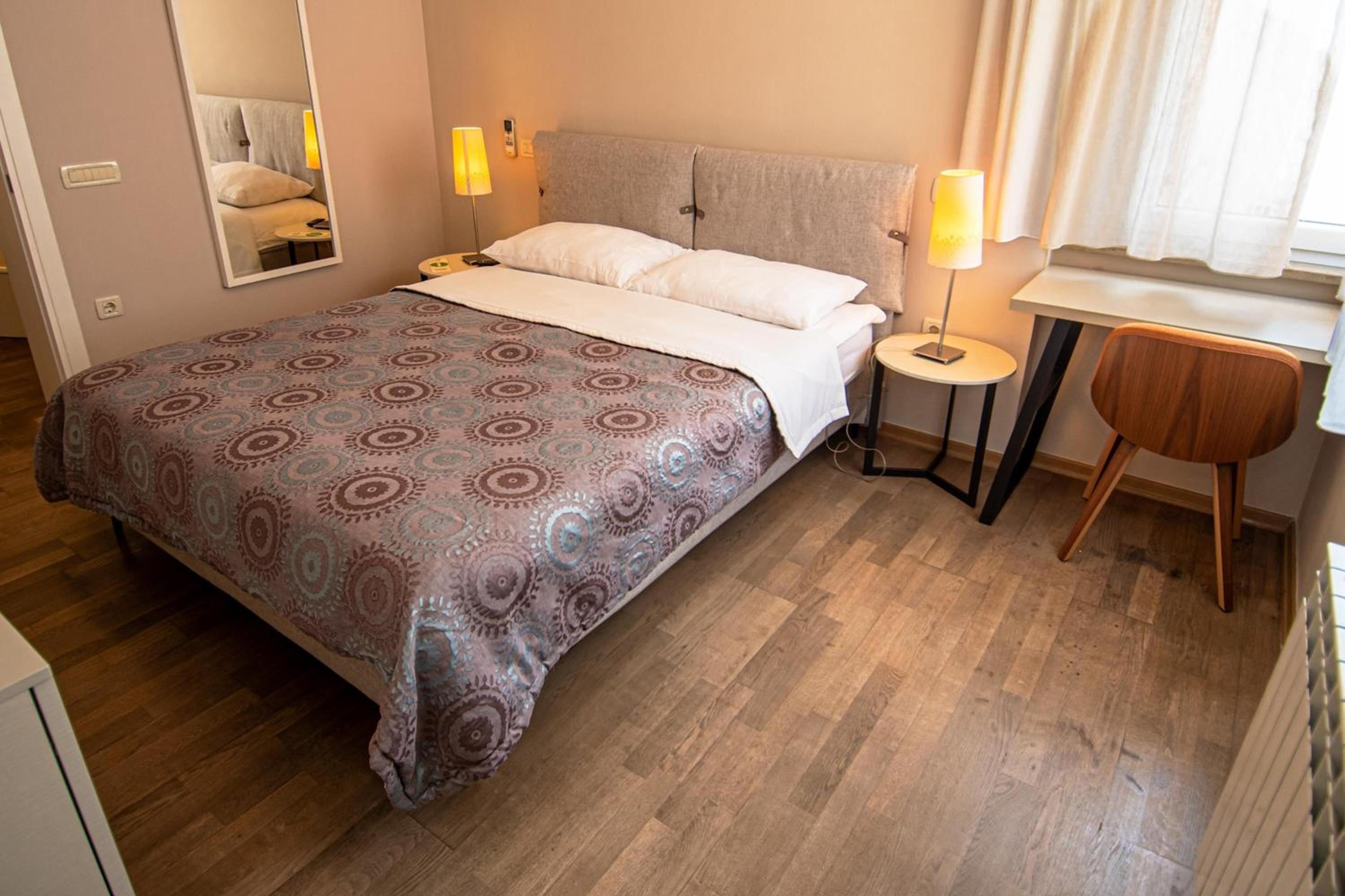 Double Room with Side Sea View - Photo 1