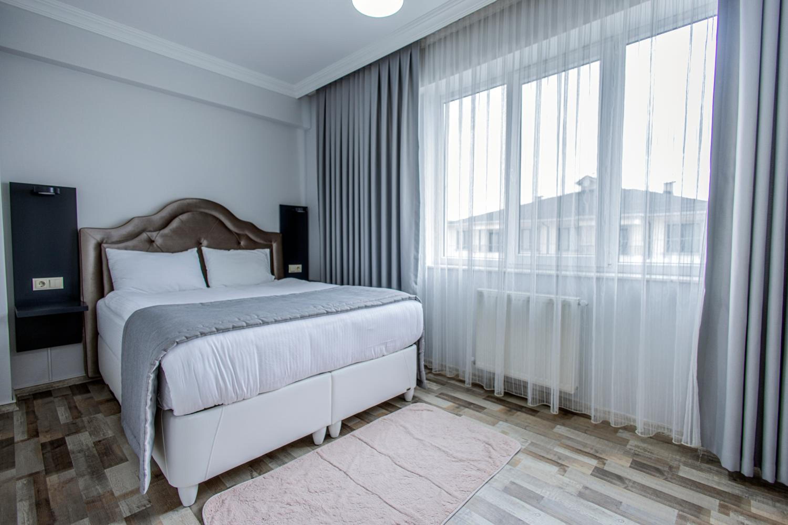 Three-Bedroom Villa - Photo 1