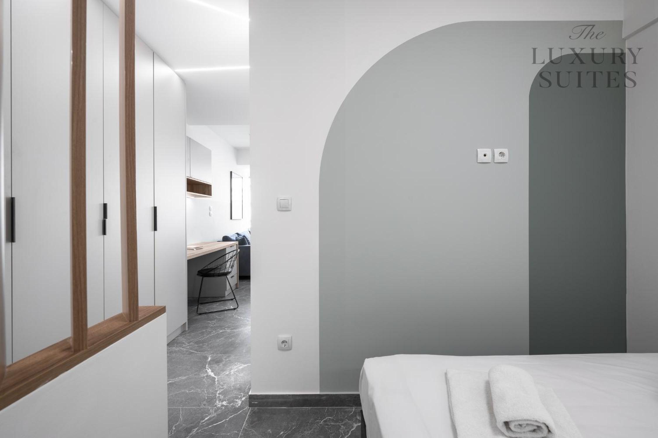 King Studio with Sofa Bed - Photo 6