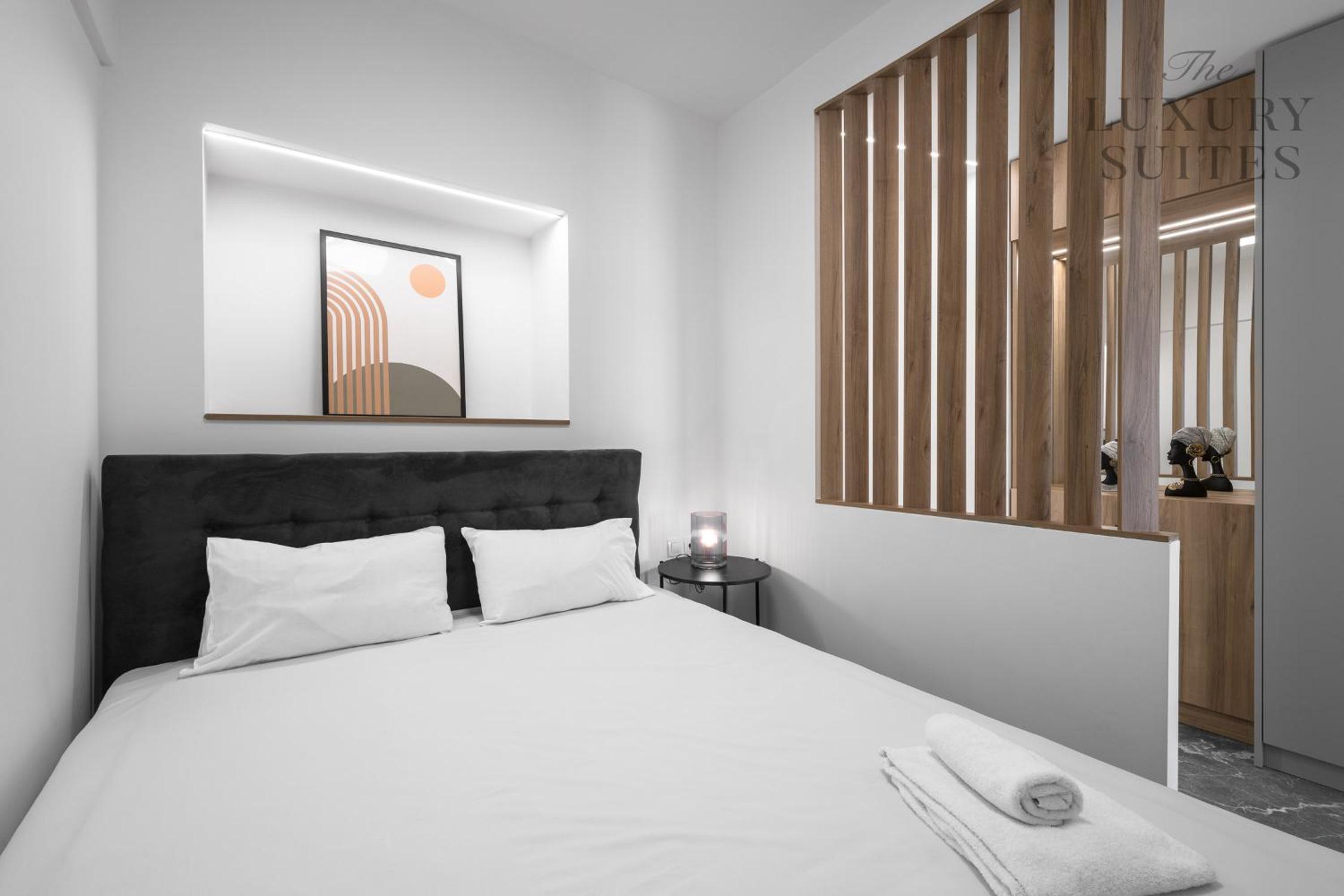 King Studio with Sofa Bed - Photo 13