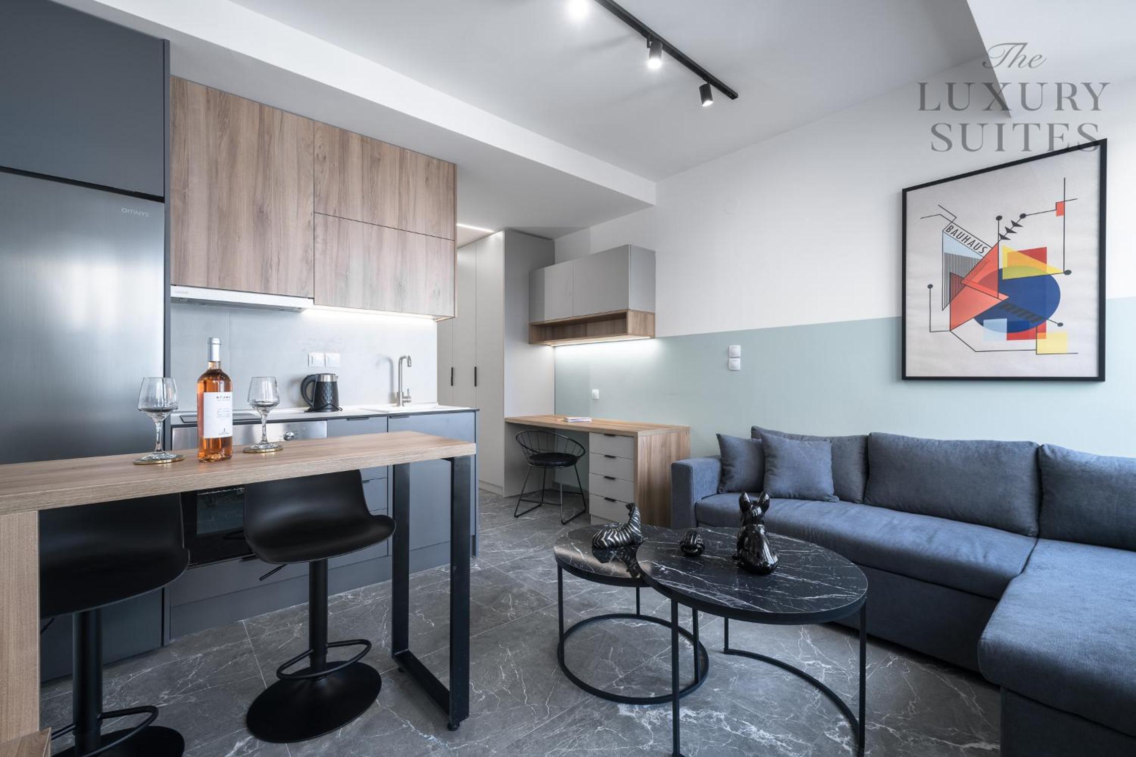 King Studio with Sofa Bed - Photo 18
