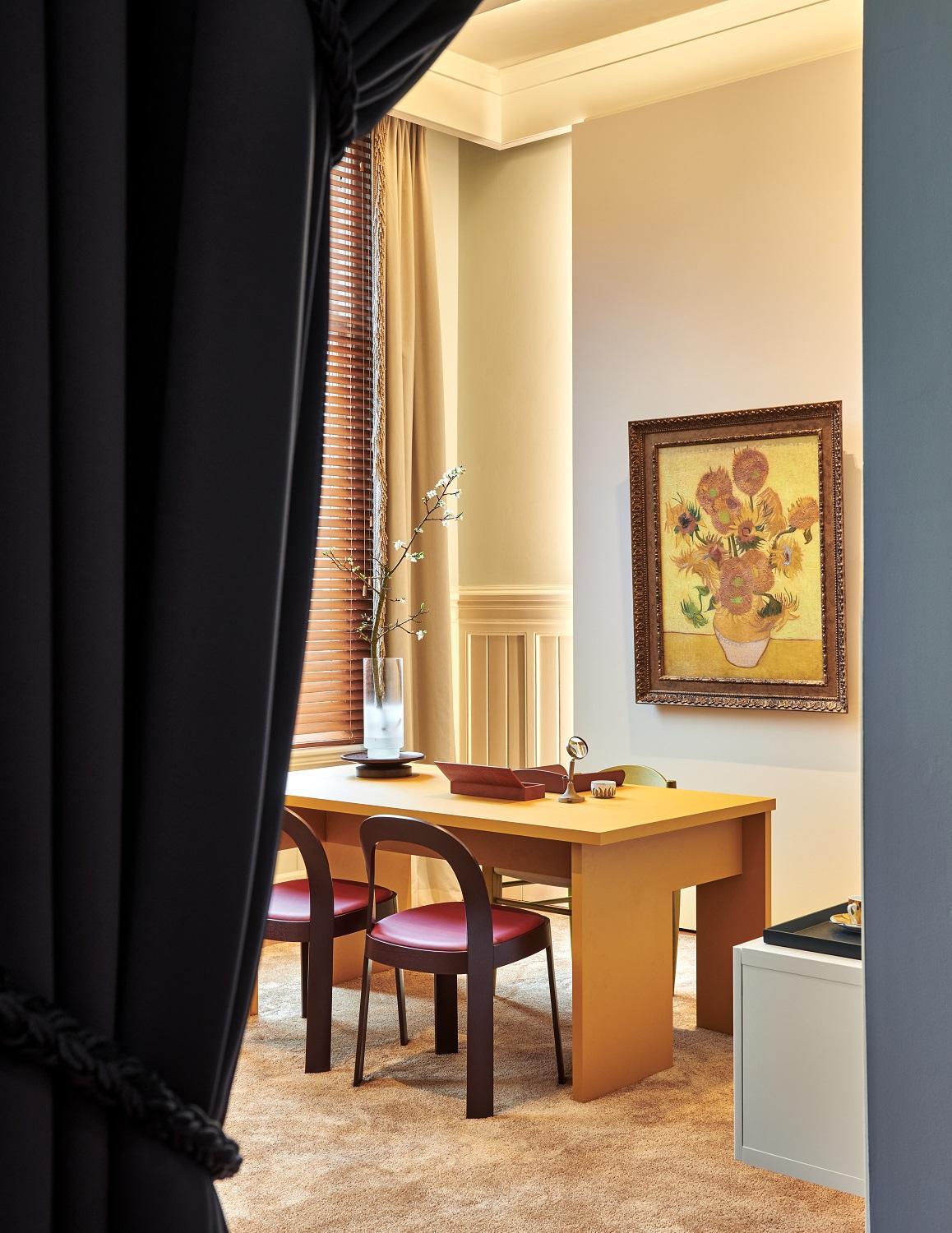 Van Gogh Museum Suite